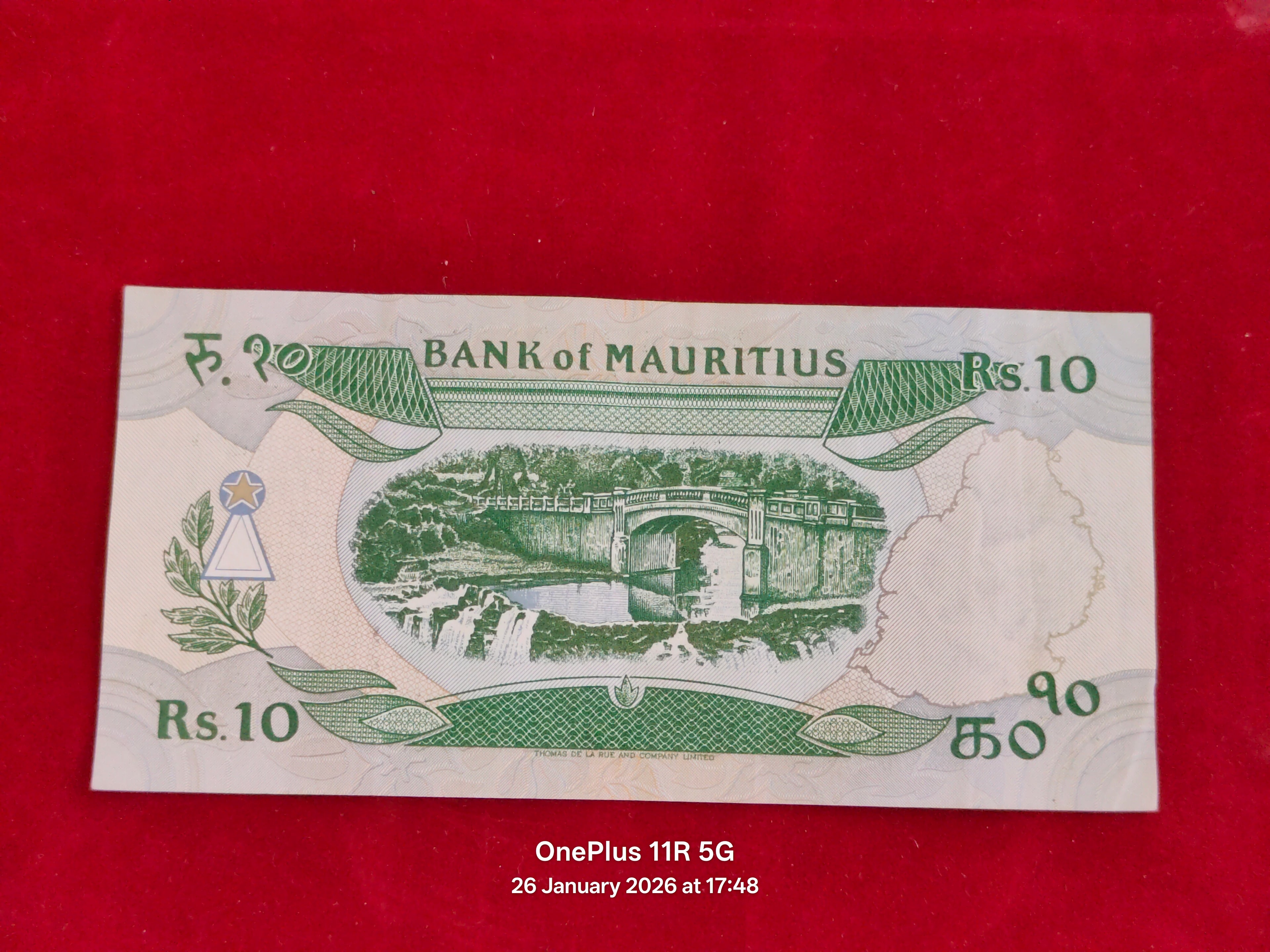 BANK OF MAURITIUS 10 RUPEES ( C 898 )