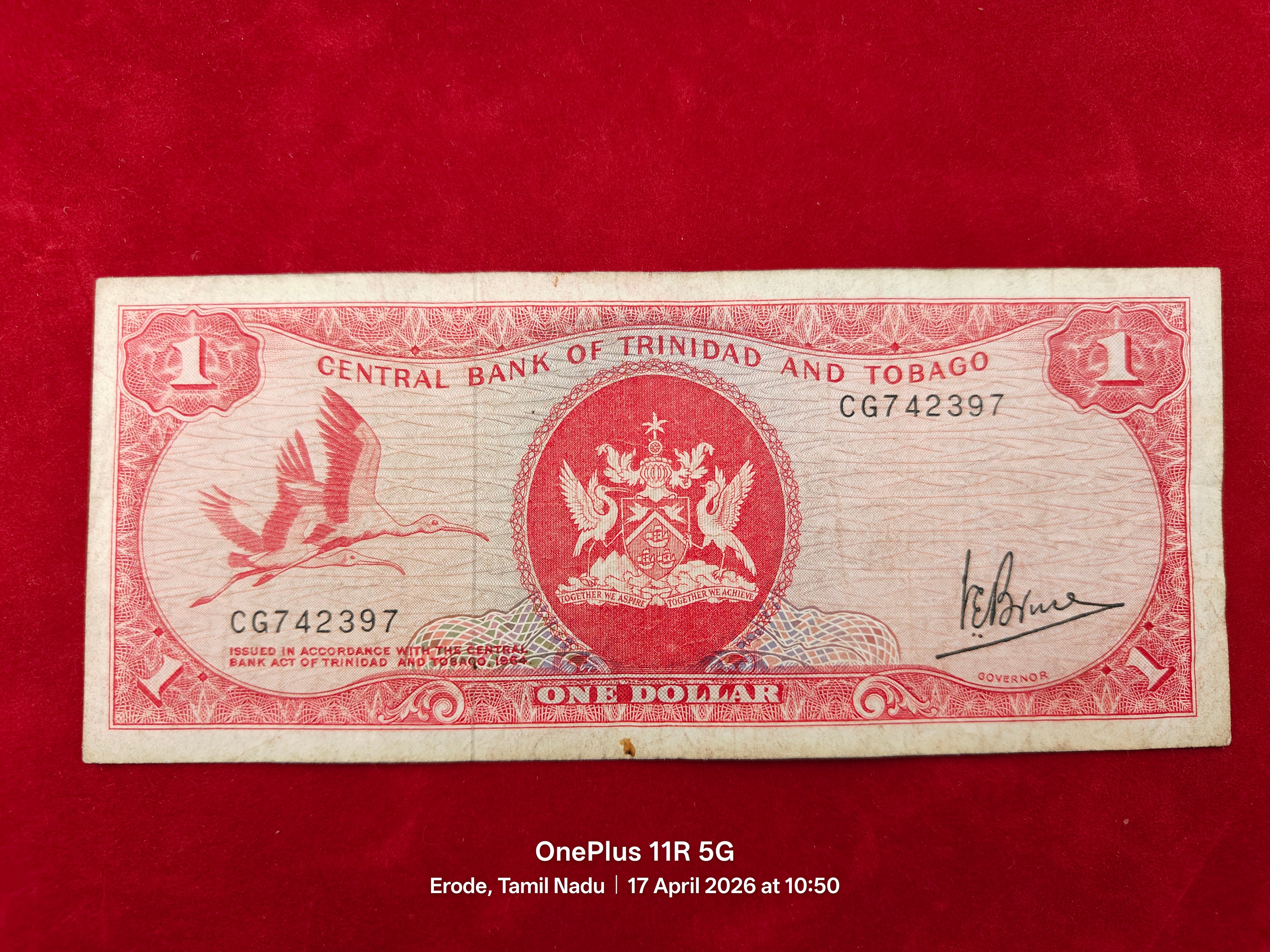 CENTRAL BANK OF TRINIDAD AND TOBAGO 1 DOLLARS (D 33)