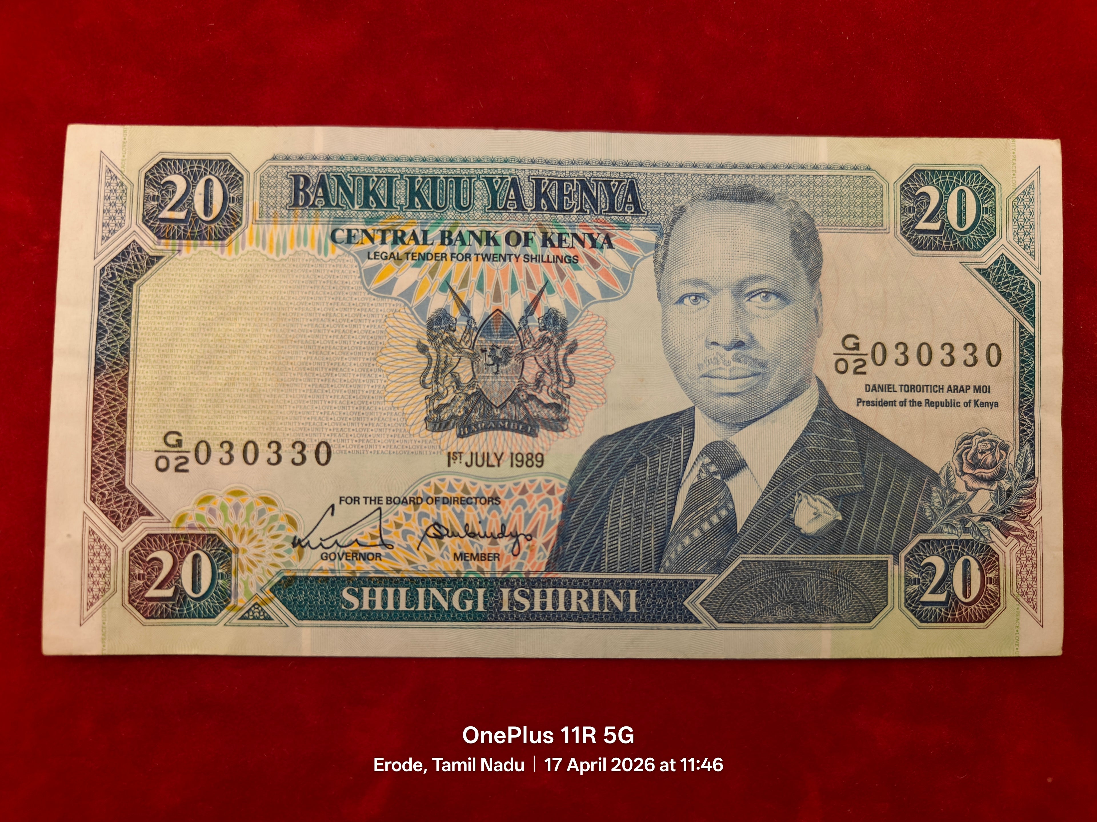CENTRAL BANK OF KENYA 20 SHILLINGS (D 588)