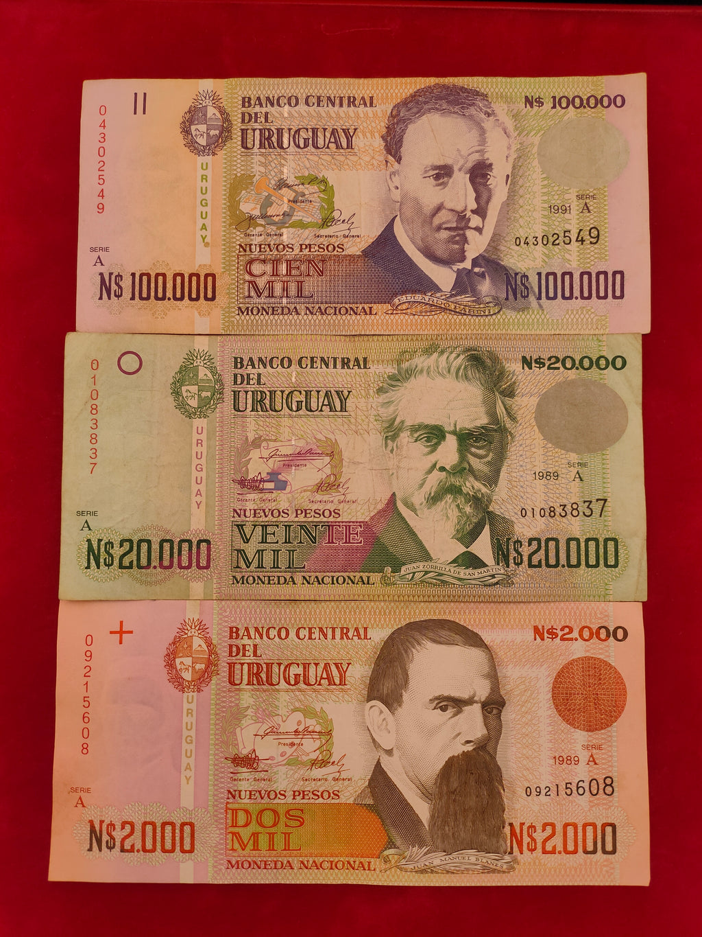 CENTRAL BANK OF URUG SET (642)