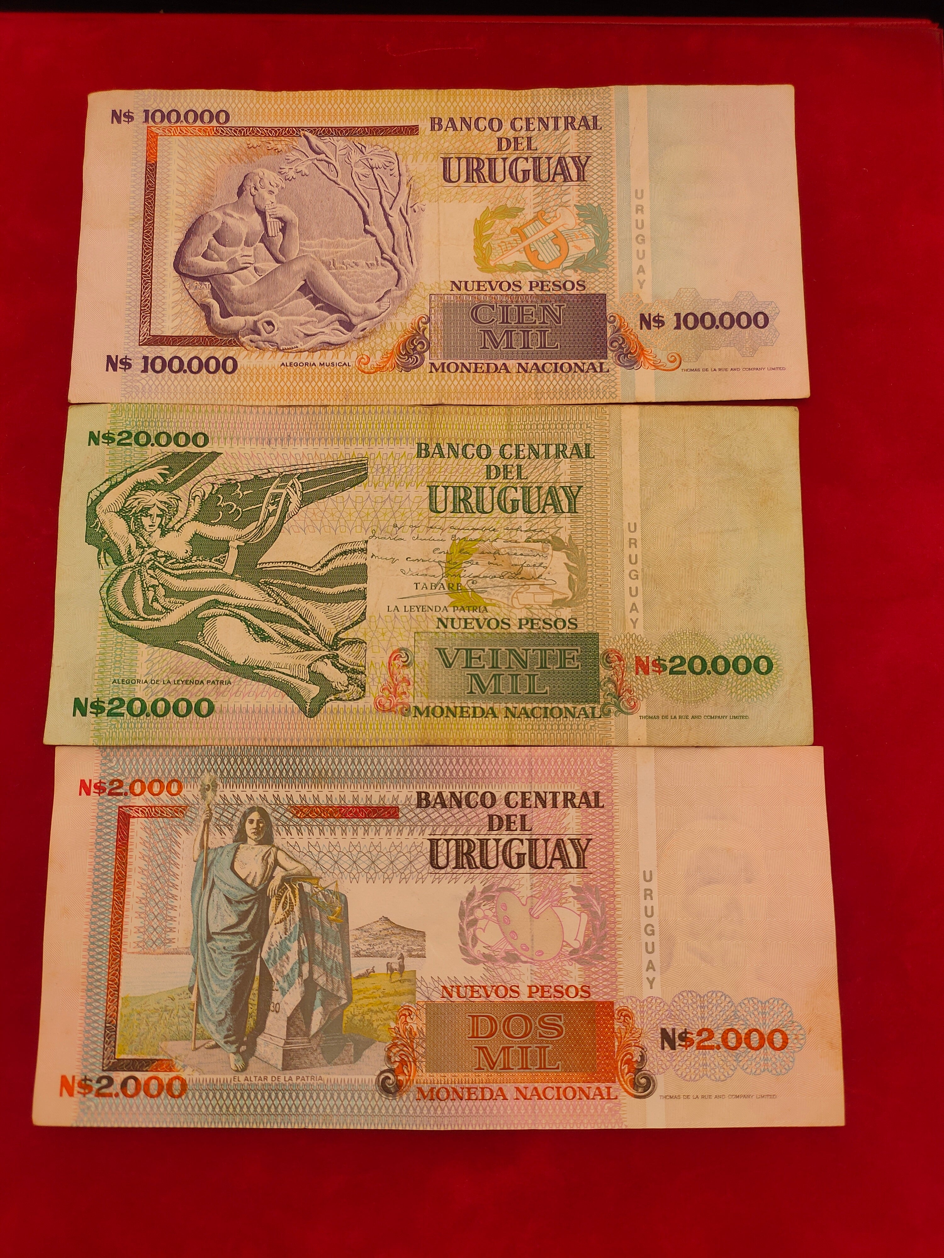 CENTRAL BANK OF URUG SET (642)