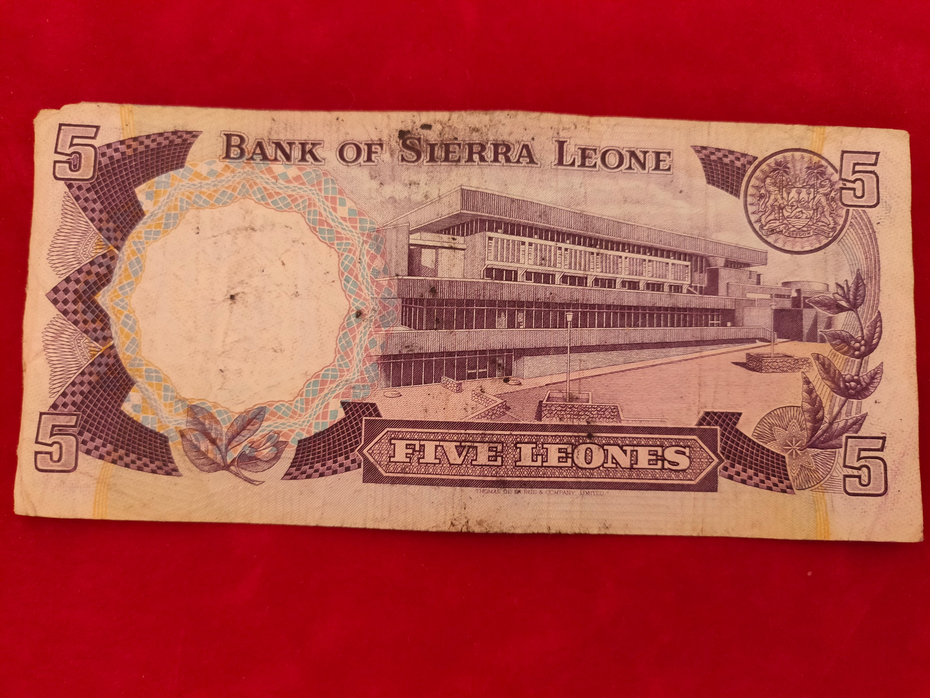 BANK OF SIERRA LEONE 5 LEONES (y184)