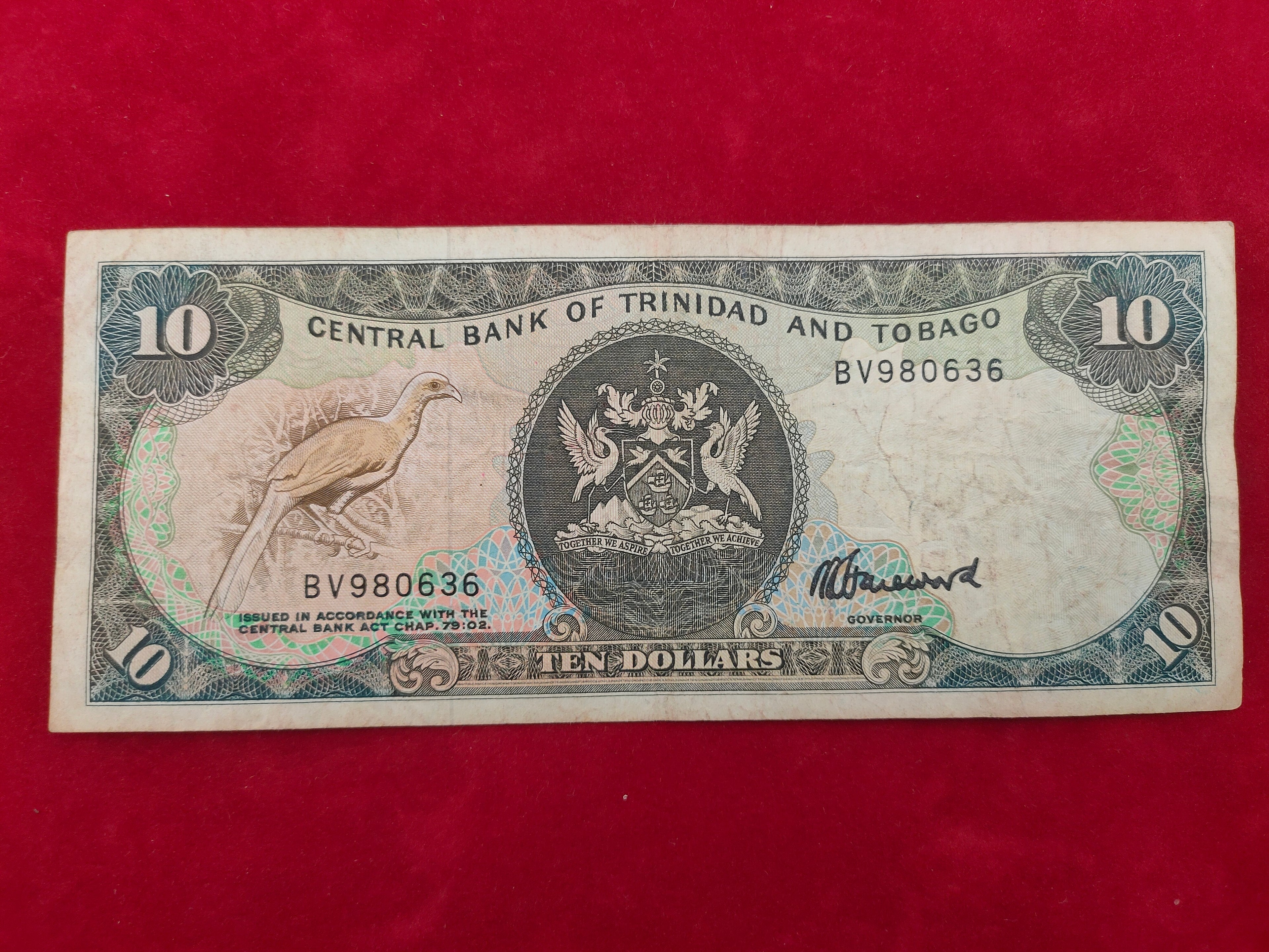 CENTRAL BANK OF TRINIDAD AND TOBAGO 10 DOLLARS (D233)