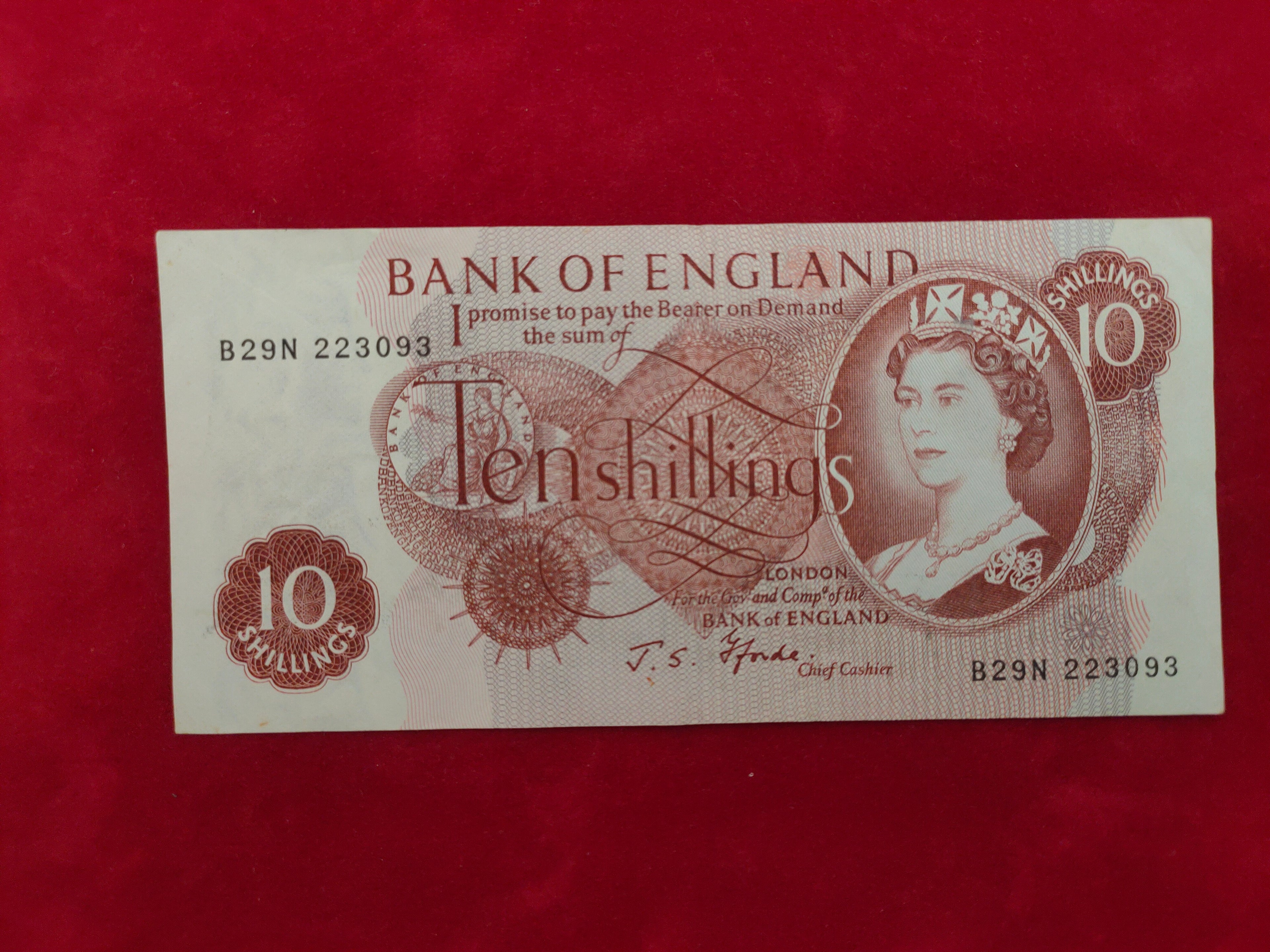BANK OF ENGLAND 10 SHILLING (y298)