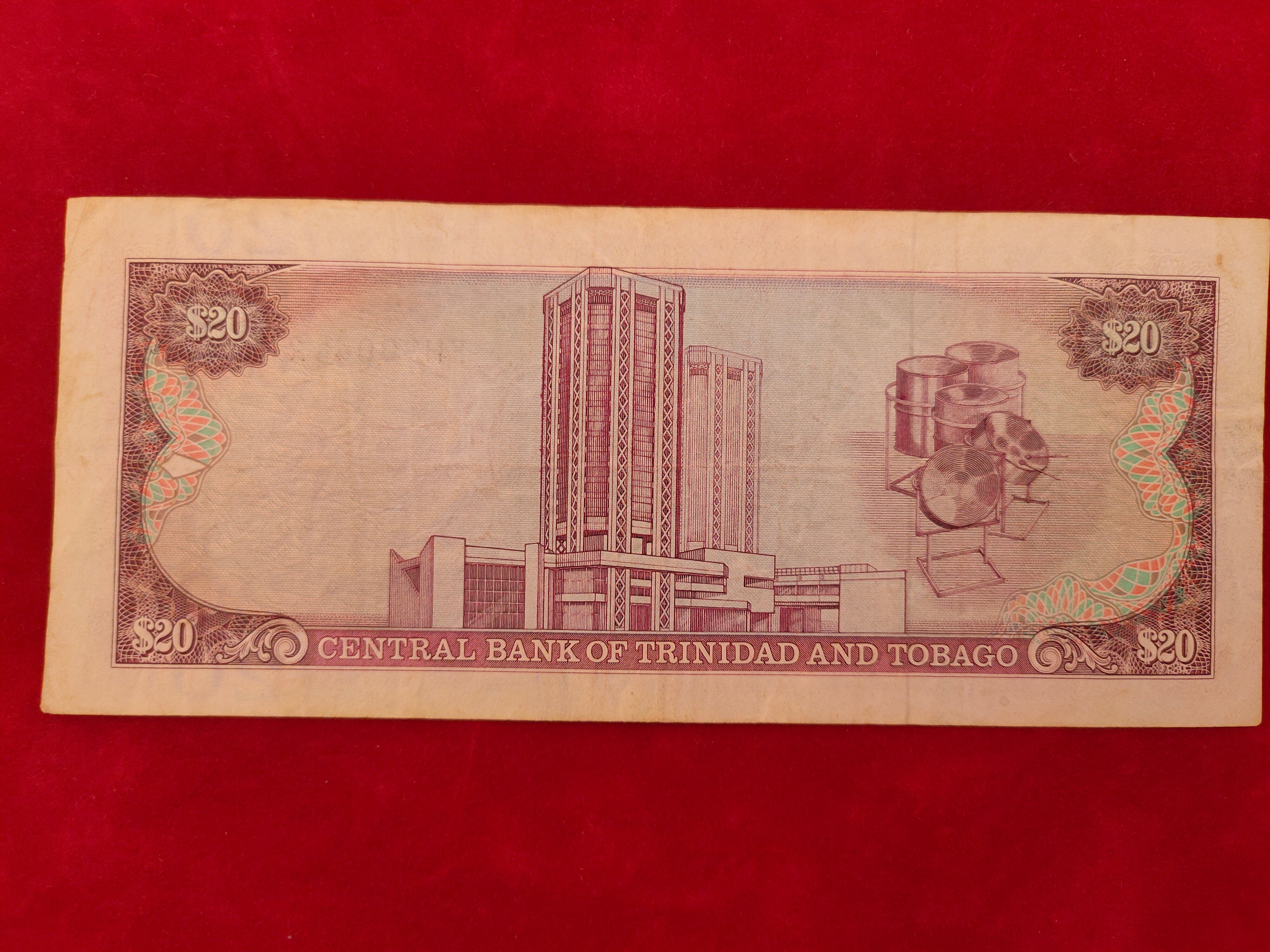 CENTRAL BANK OF TRINIDAD AND TOBAGO 20 DOLLARS (D238)