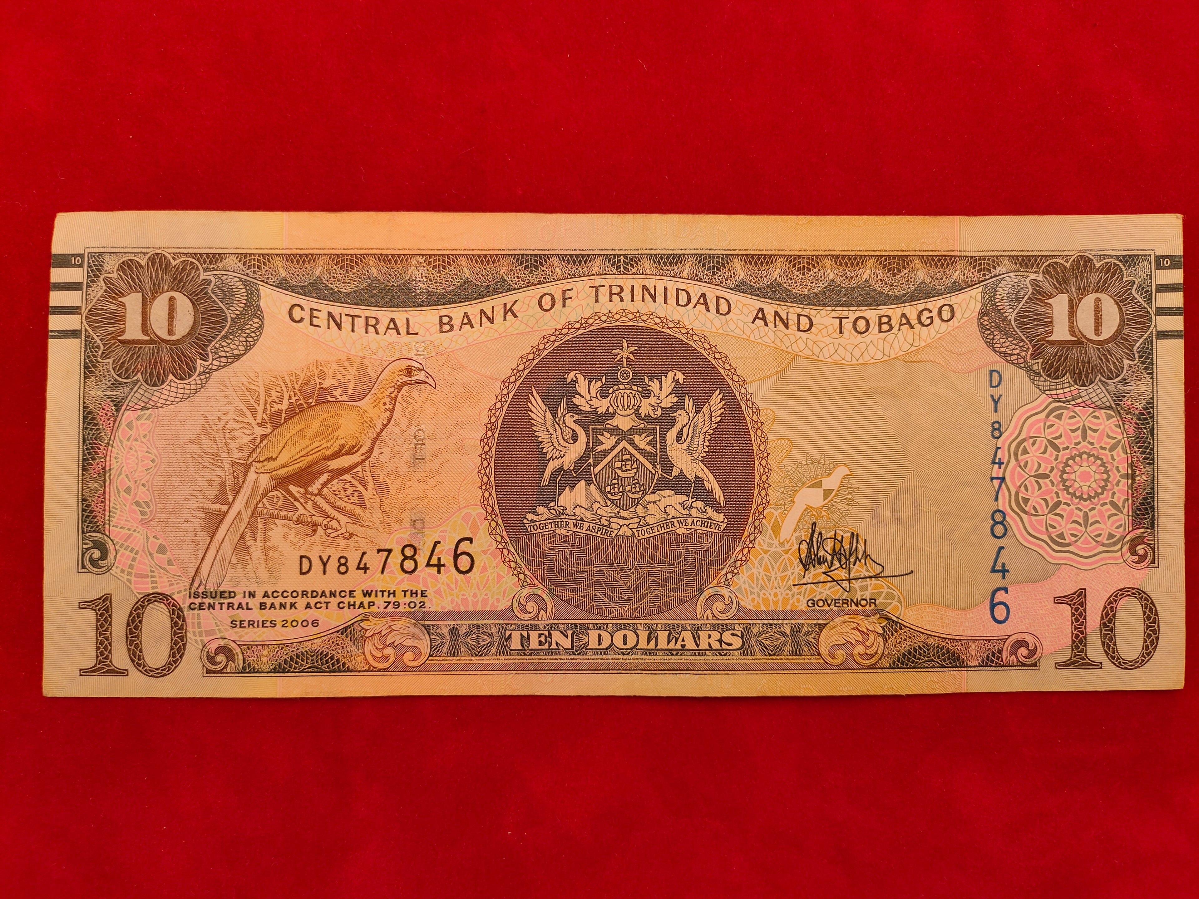 CENTRAL BANK OF TRINIDAD AND TOBAGO 10 DOLLARS (D201)