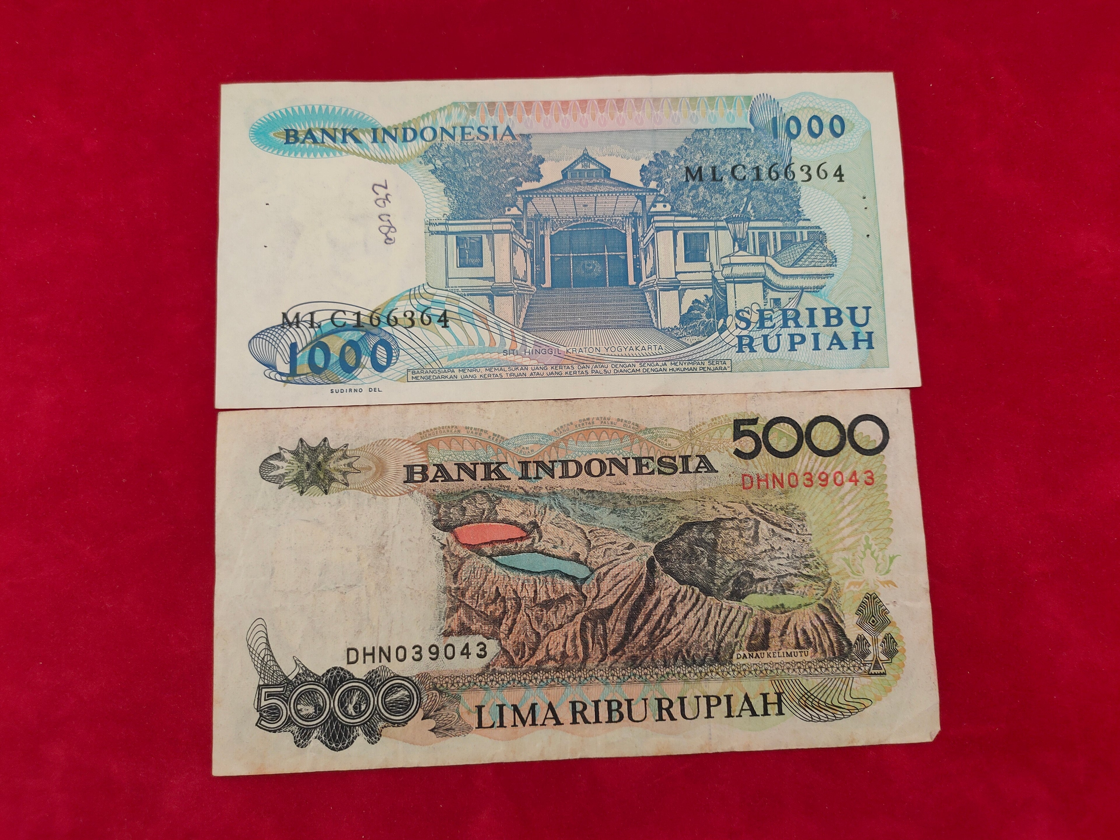 BANK OF INDONESIA 100,500,1000,5000 RUPIAH (D626)