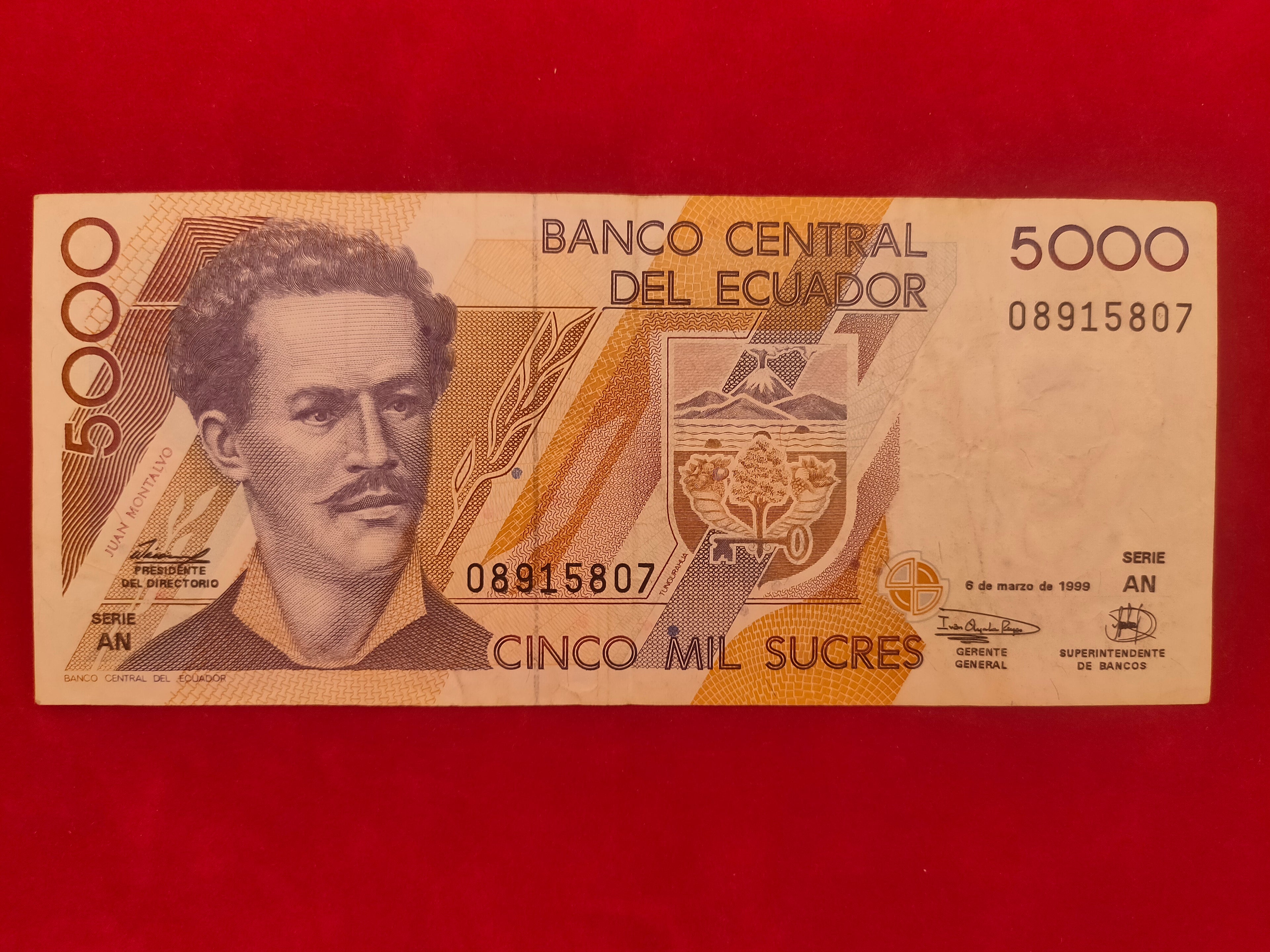 CENTRAL BANK OF ECUADOR 5000 SUCRES (D21)