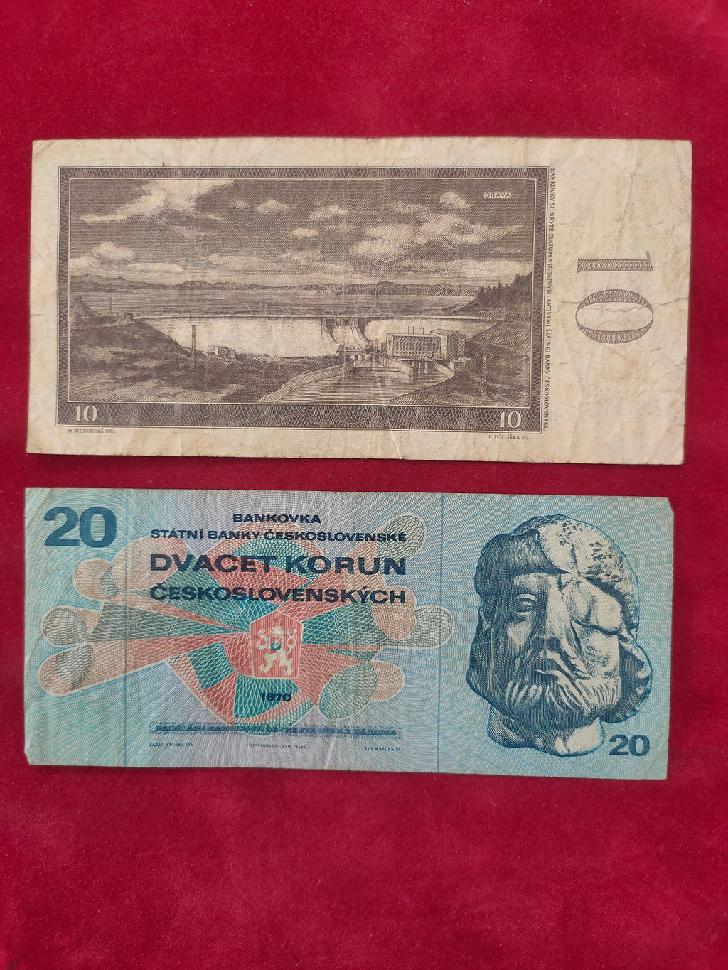 BANK OF CZECHOSLOVAKIA 10, 20 KORUN (D306)