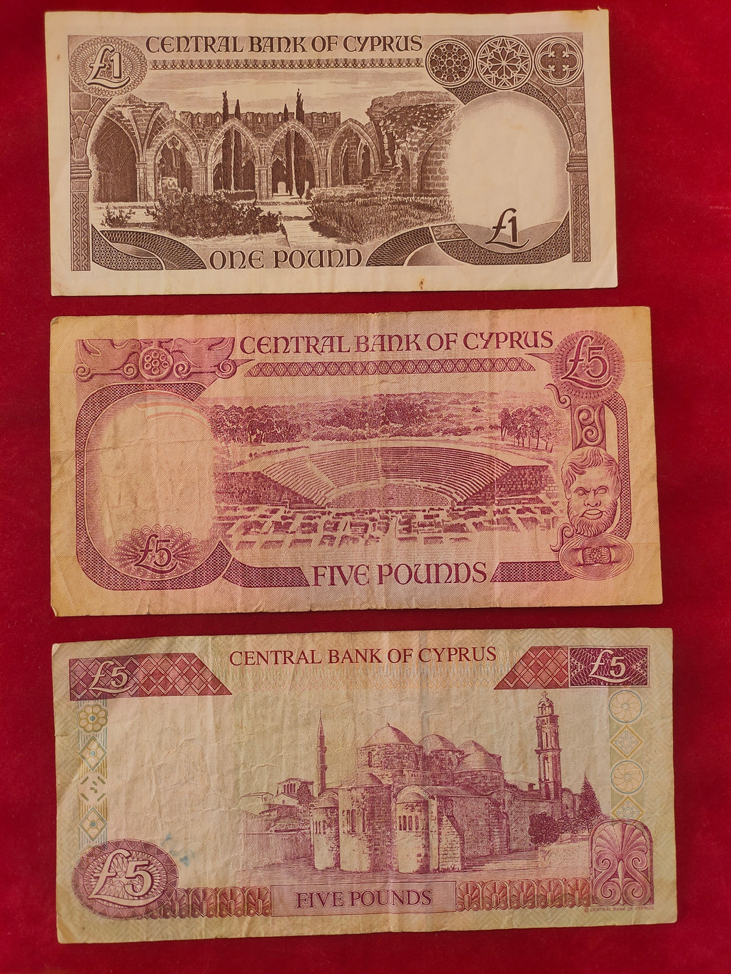 CENTRAL BANK OF CYPRUS 1, 5, POUNDS (C300)