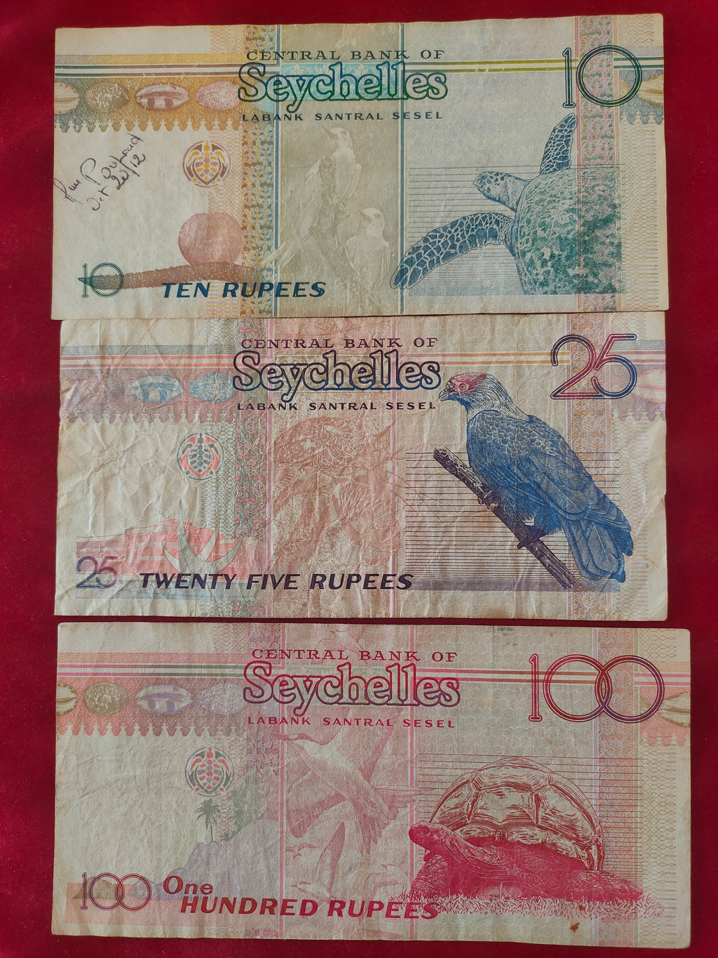 CENTRAL BANK OF SEYCHELLES 10, 25, 100 RUPEES (231)