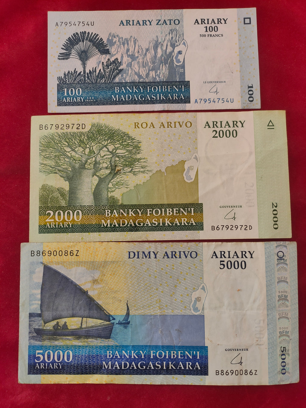CENTRAL BANK OF MADAGASCAR 100, 2000, 5000 ARIARY (V435)