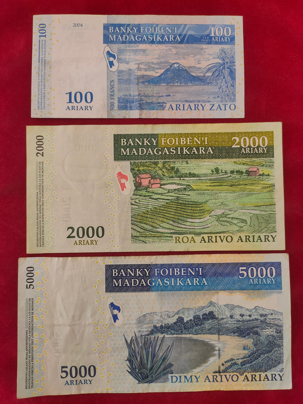 CENTRAL BANK OF MADAGASCAR 100, 2000, 5000 ARIARY (V435)