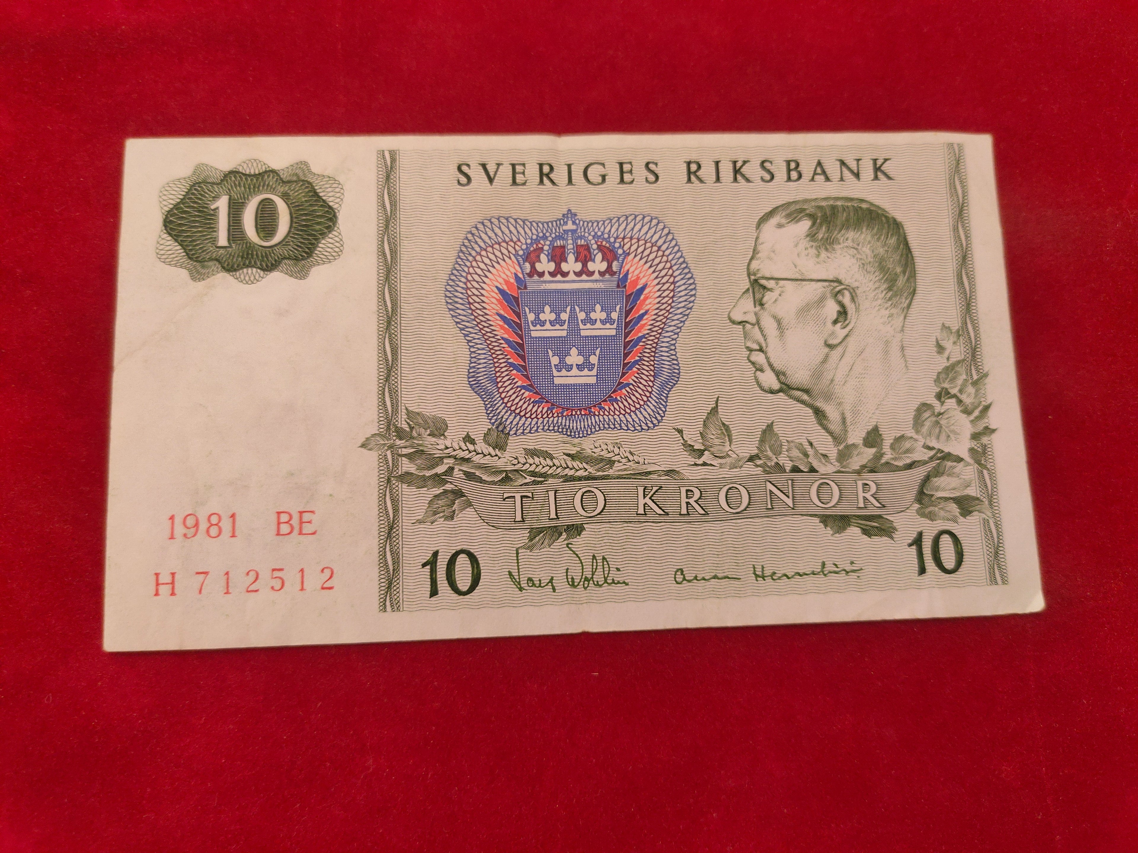 NATIONAL BANK OF SWEDEN 10 KRONOR (D796)