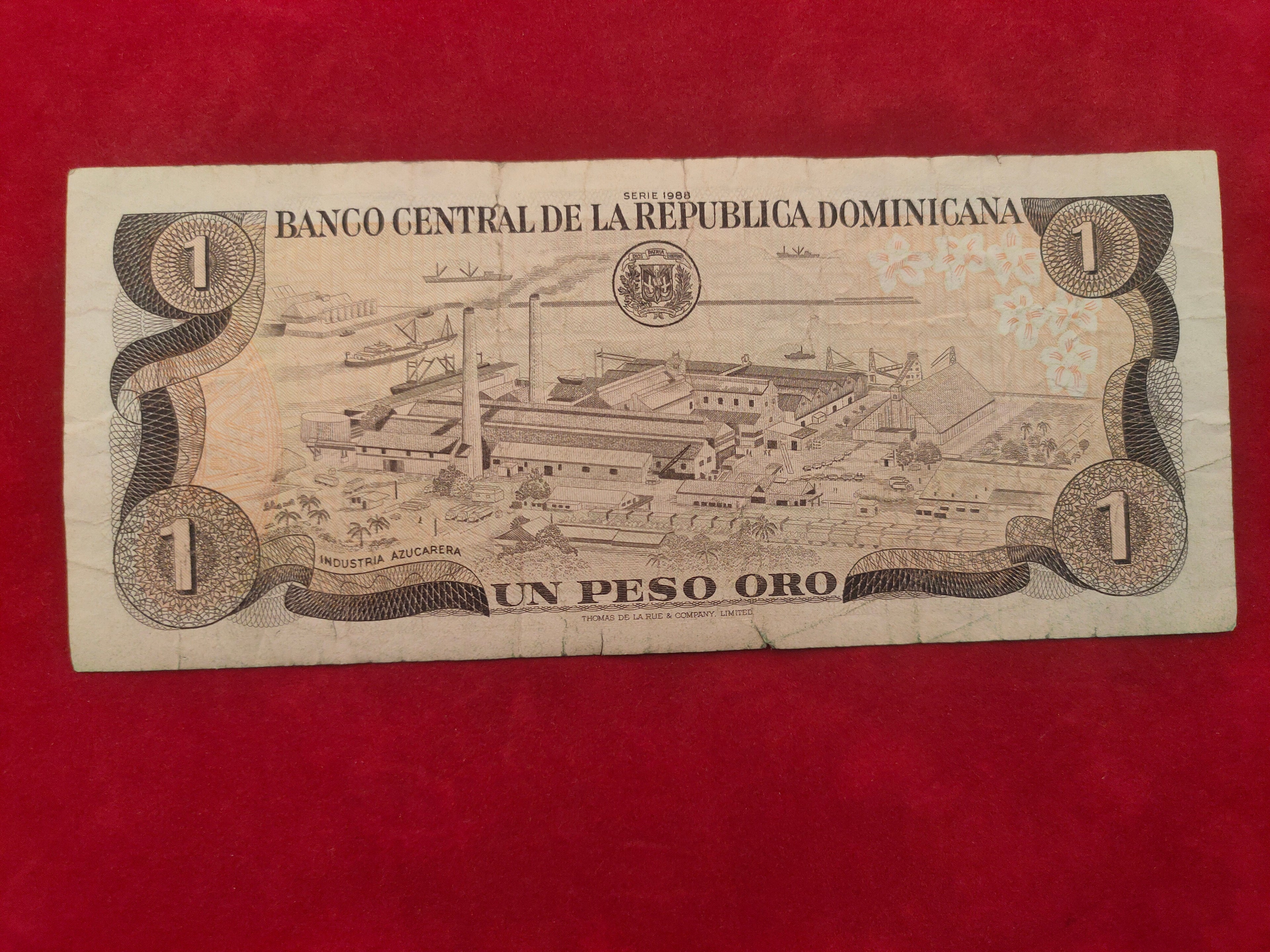 CENTRAL BANK OF DOMINICANA 1 PESO ORO (D947)