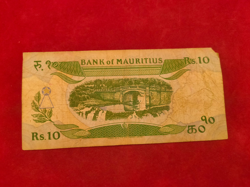 BANK OF MAURITIUS 10 RUPEES (743)