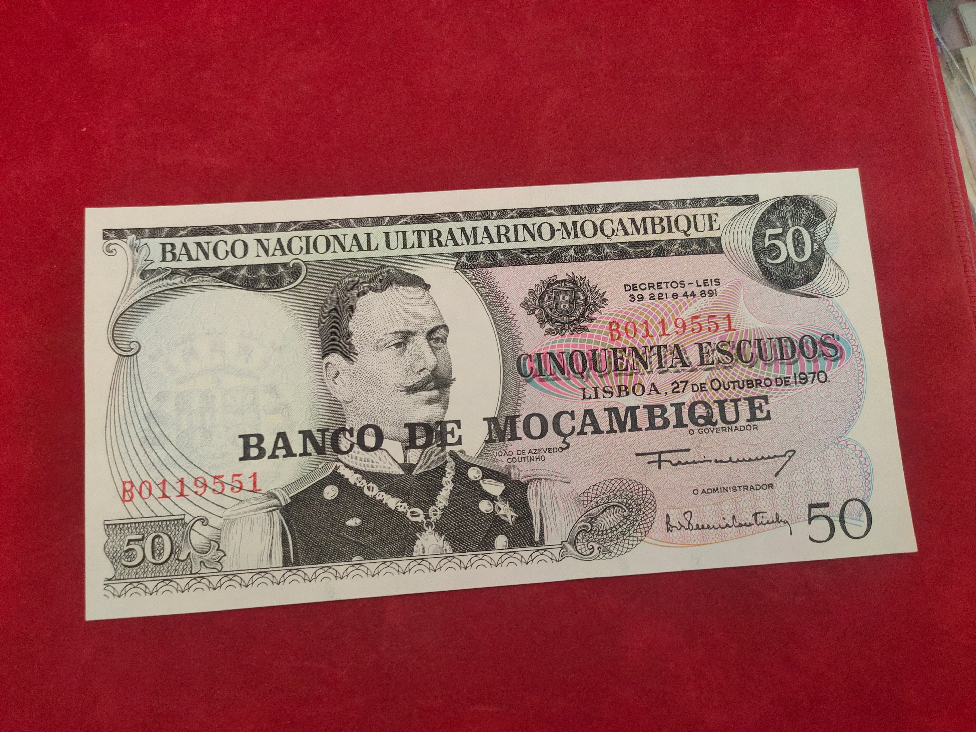 NATIONAL BANK OF ULTRAMARINO 50ESCUDOS (364)