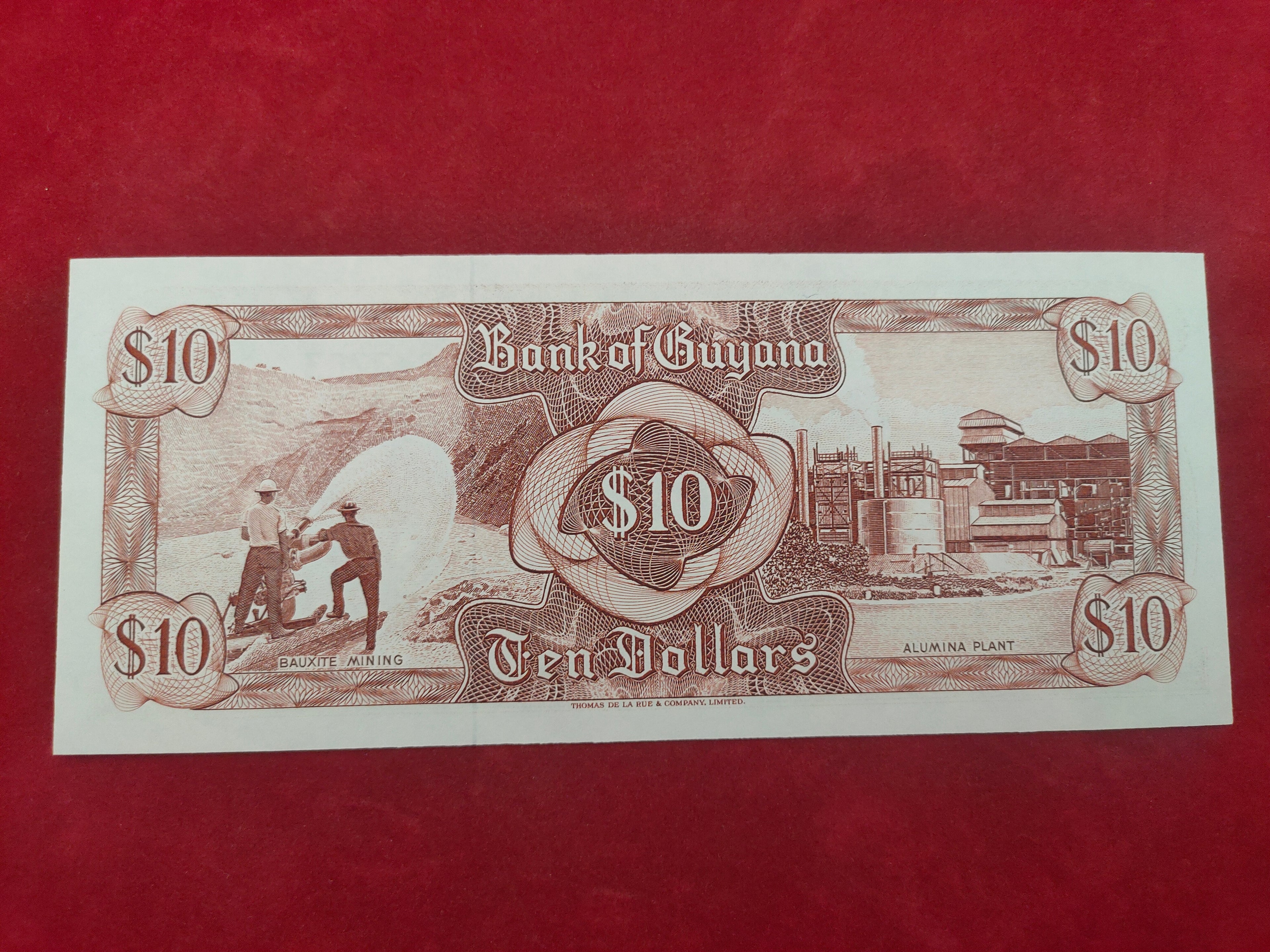 BANK OF GUYANA 10 DOLLARS (370)