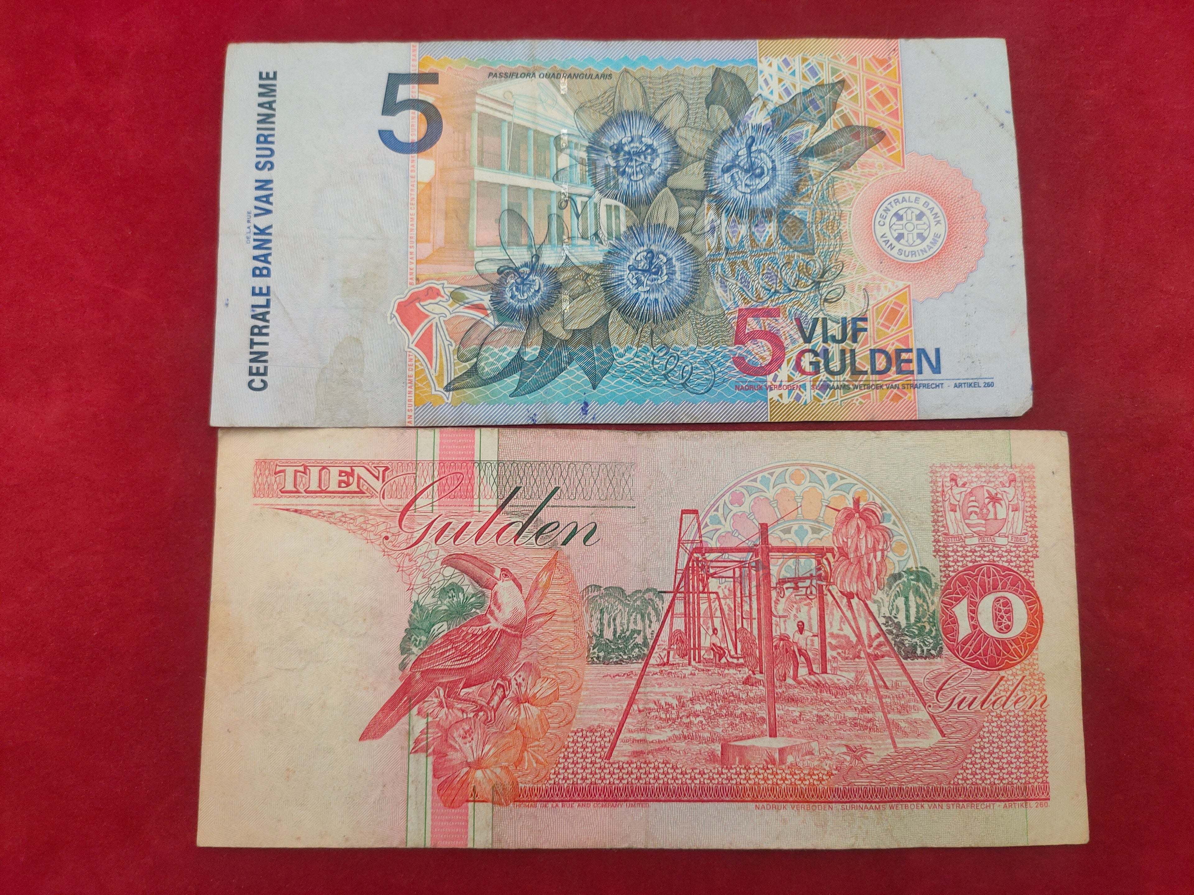 CENTRAL BANK OF SURINAME 5, 10 GULDEN (887)