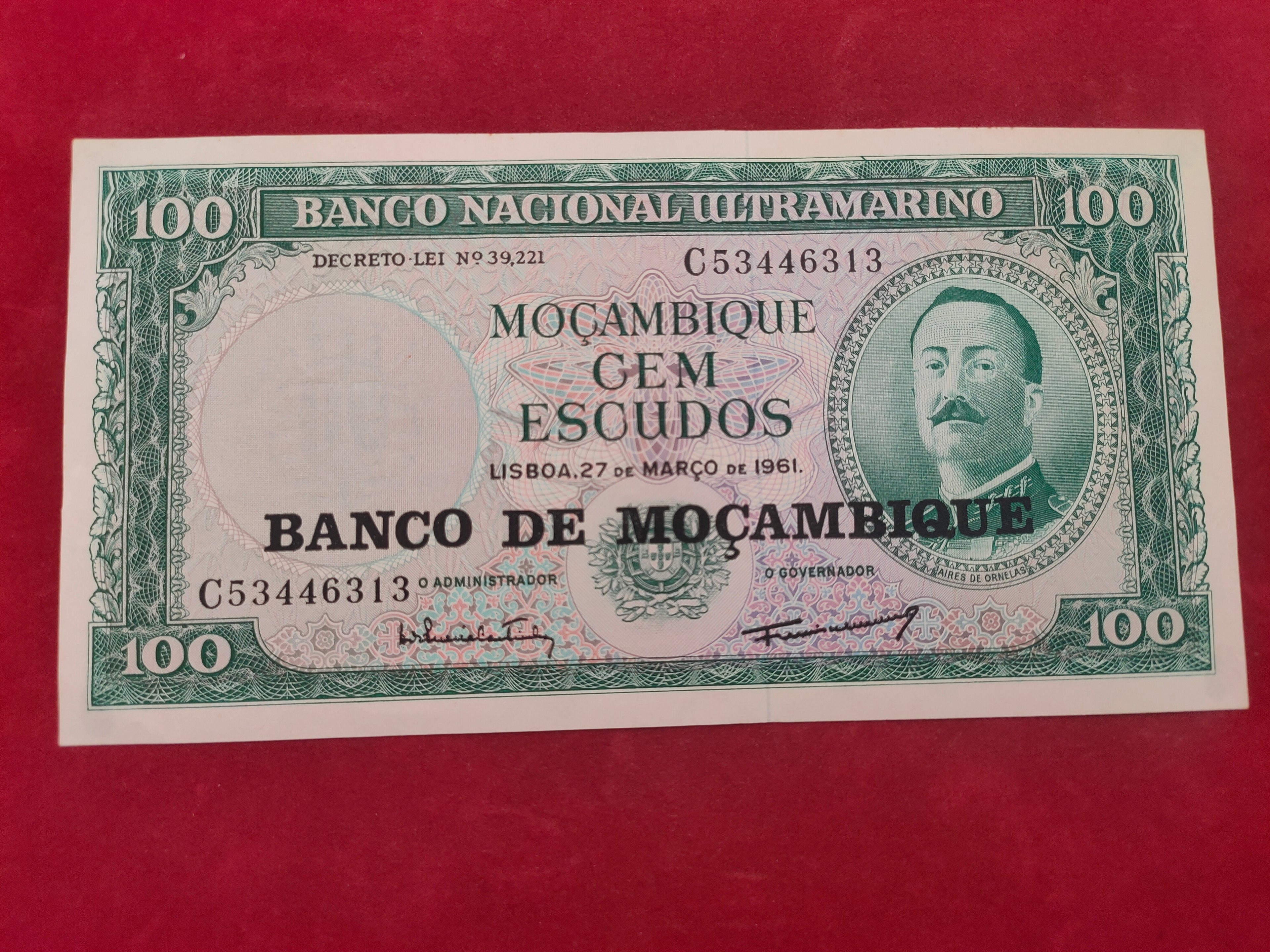 NATIONAL BANK OF ULTRAMARINO 100 ESCUDOS (635)