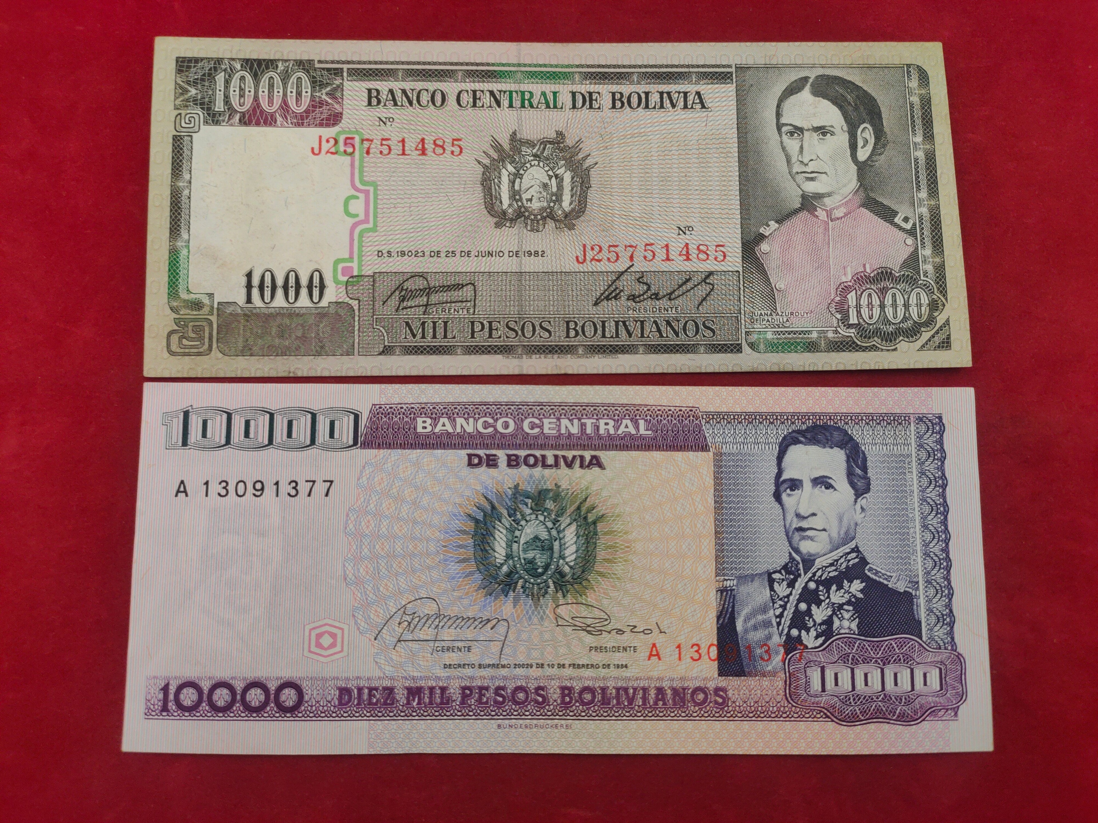CENTRAL BANK OF BOLIVIA 1000, 10000 BOLIVIANOS (712)