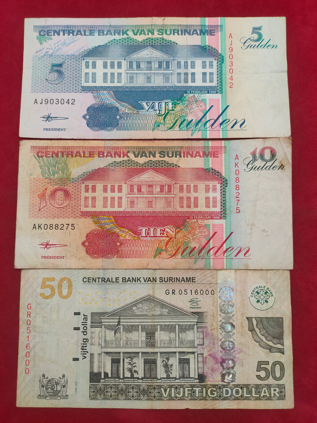 CENTRAL BANK OF SURINAME 5, 10, 50 GULDEN (569)