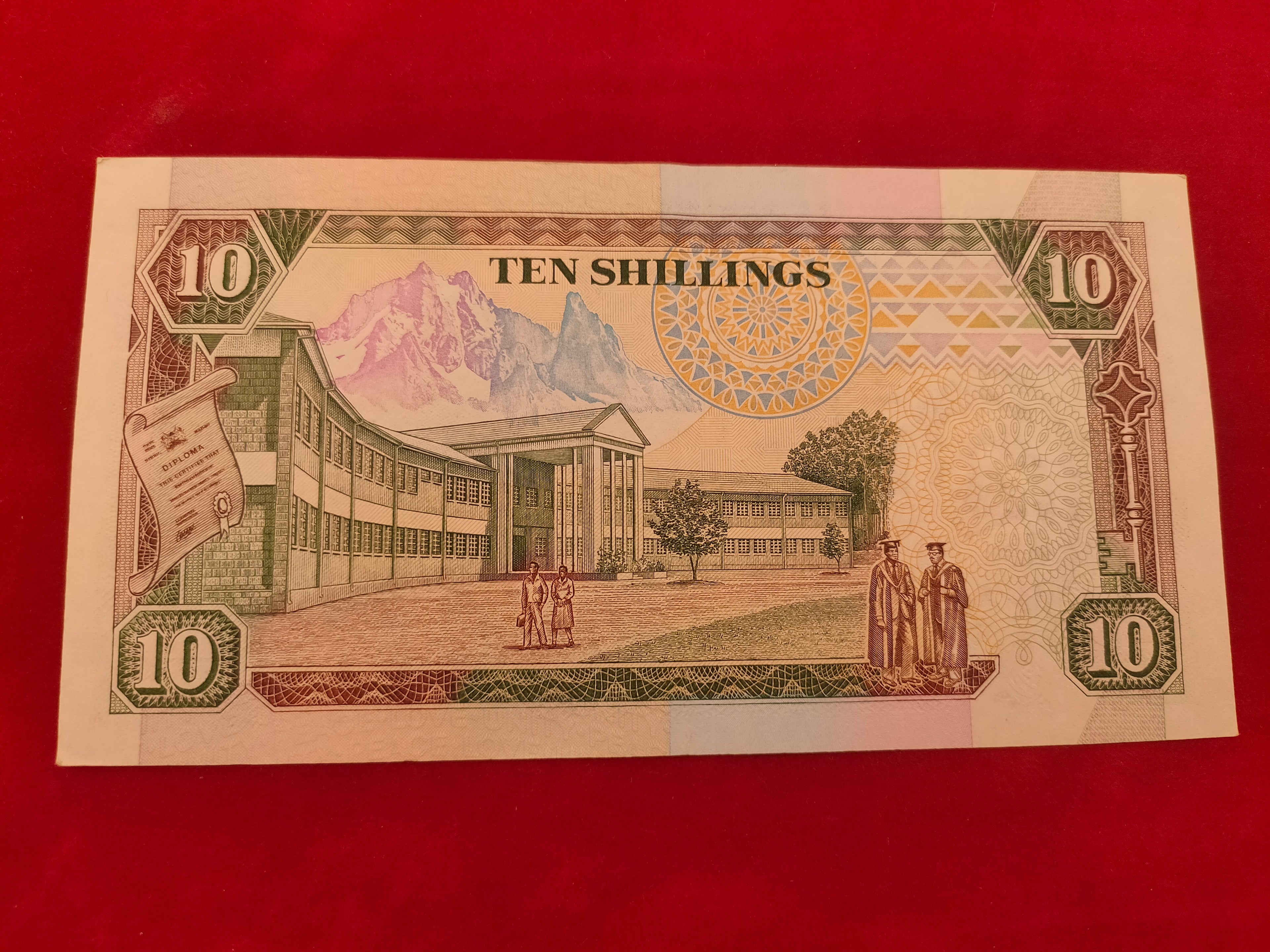 CENTRAL BANK OF KENYA 10 SHILINGI (1037)