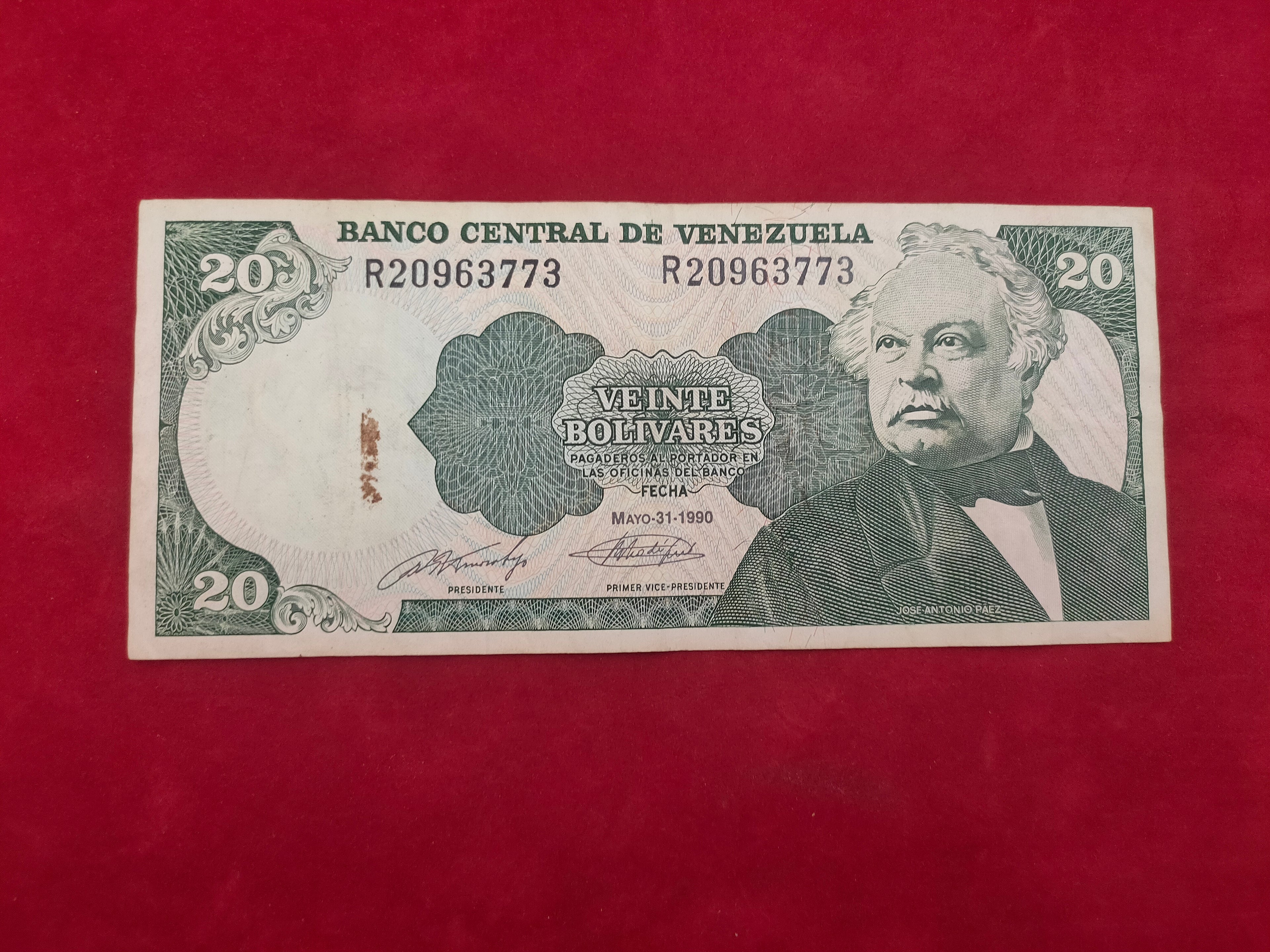 BANK OF VENEZUELA 20 BOLIVARES (D708)