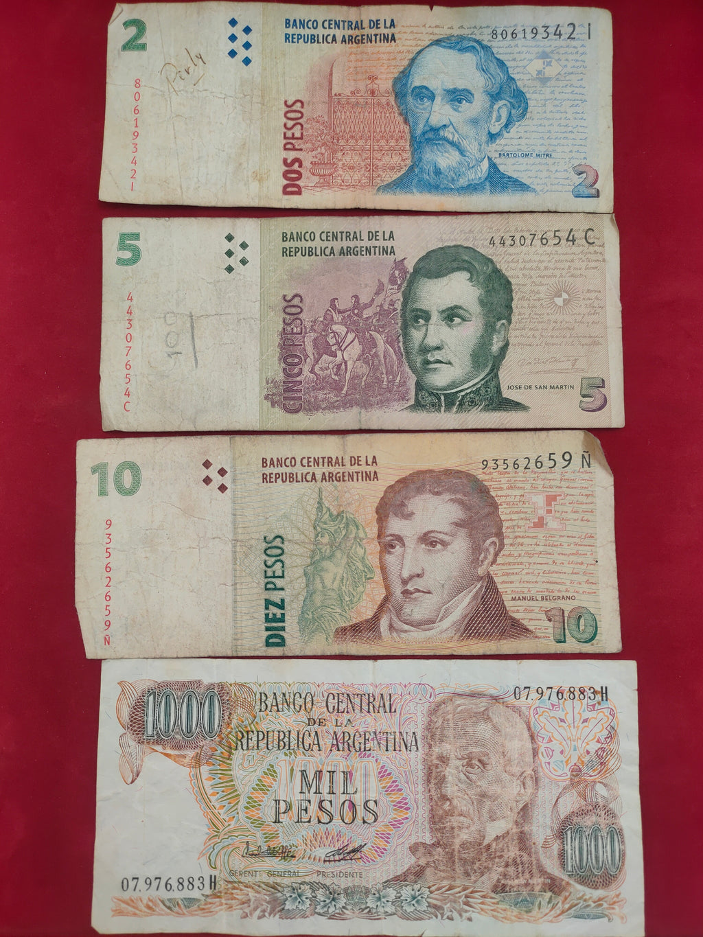 BANK OF ARGENTINA 2, 5, 10, 1000 PESOS (D708)