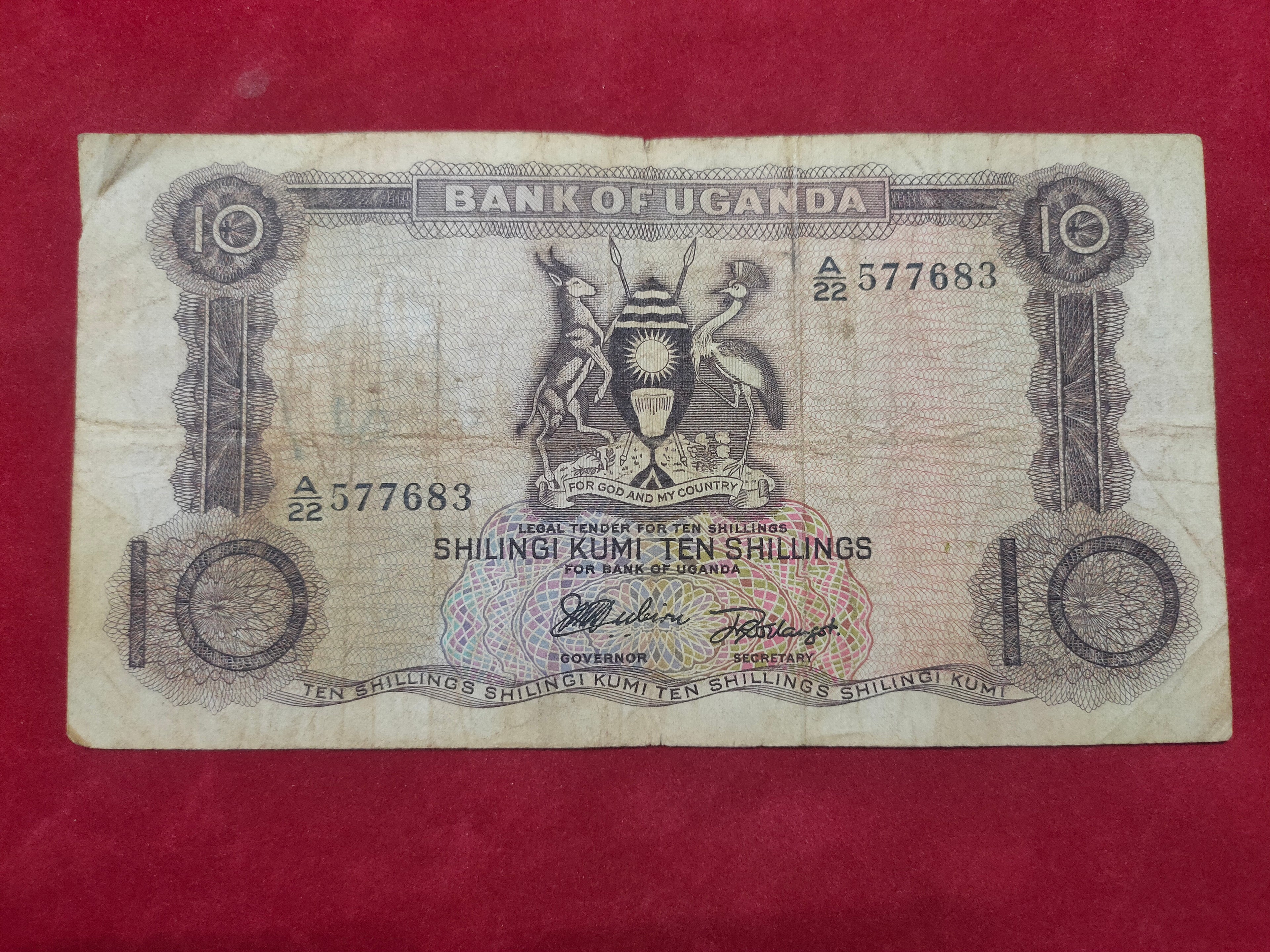 BANK OF UGANDA 10 SHILLINGS (V048)