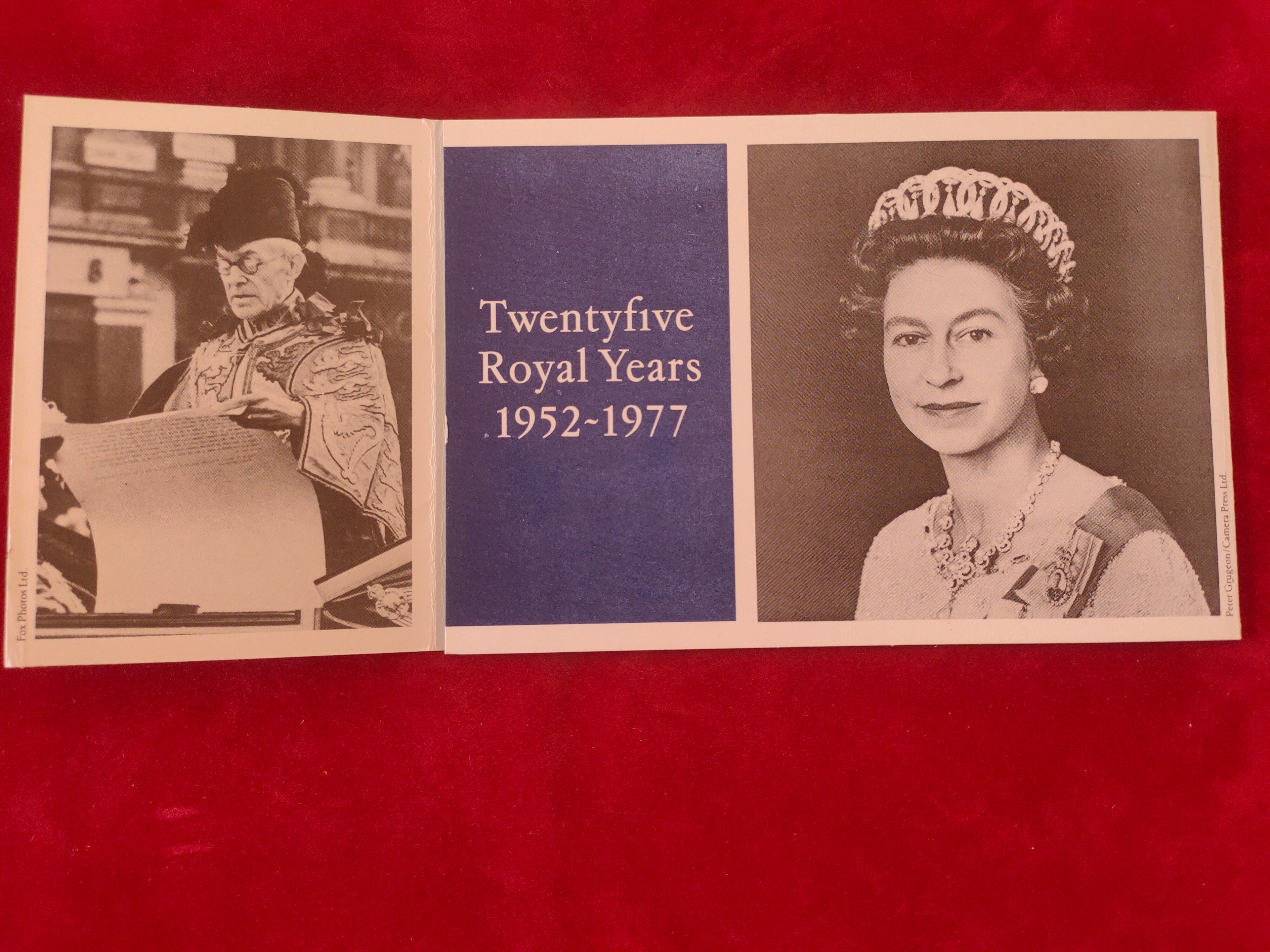 1977 Presentation Pack - The Silver Jubilee of the Queen's Accession | 4v Stamp
