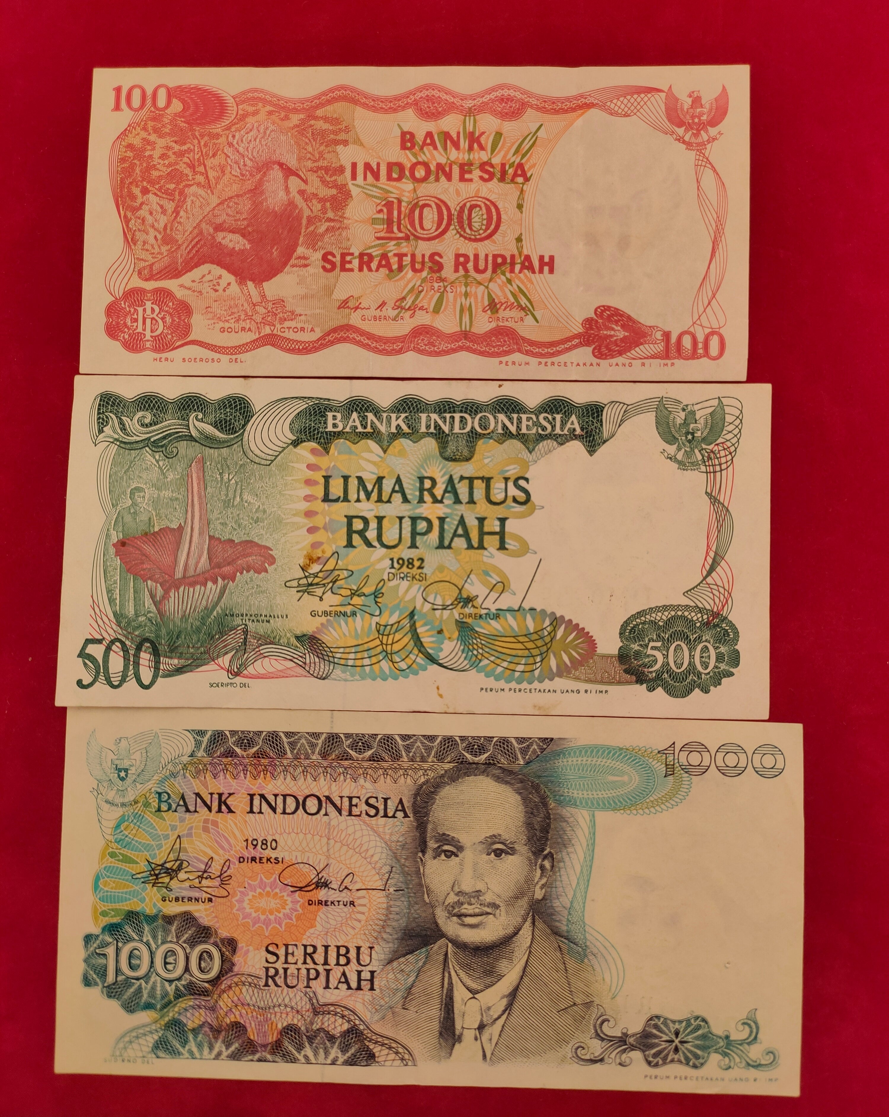 BANK OF INDONESIA 100,500,1000 RUPIAH (D556)