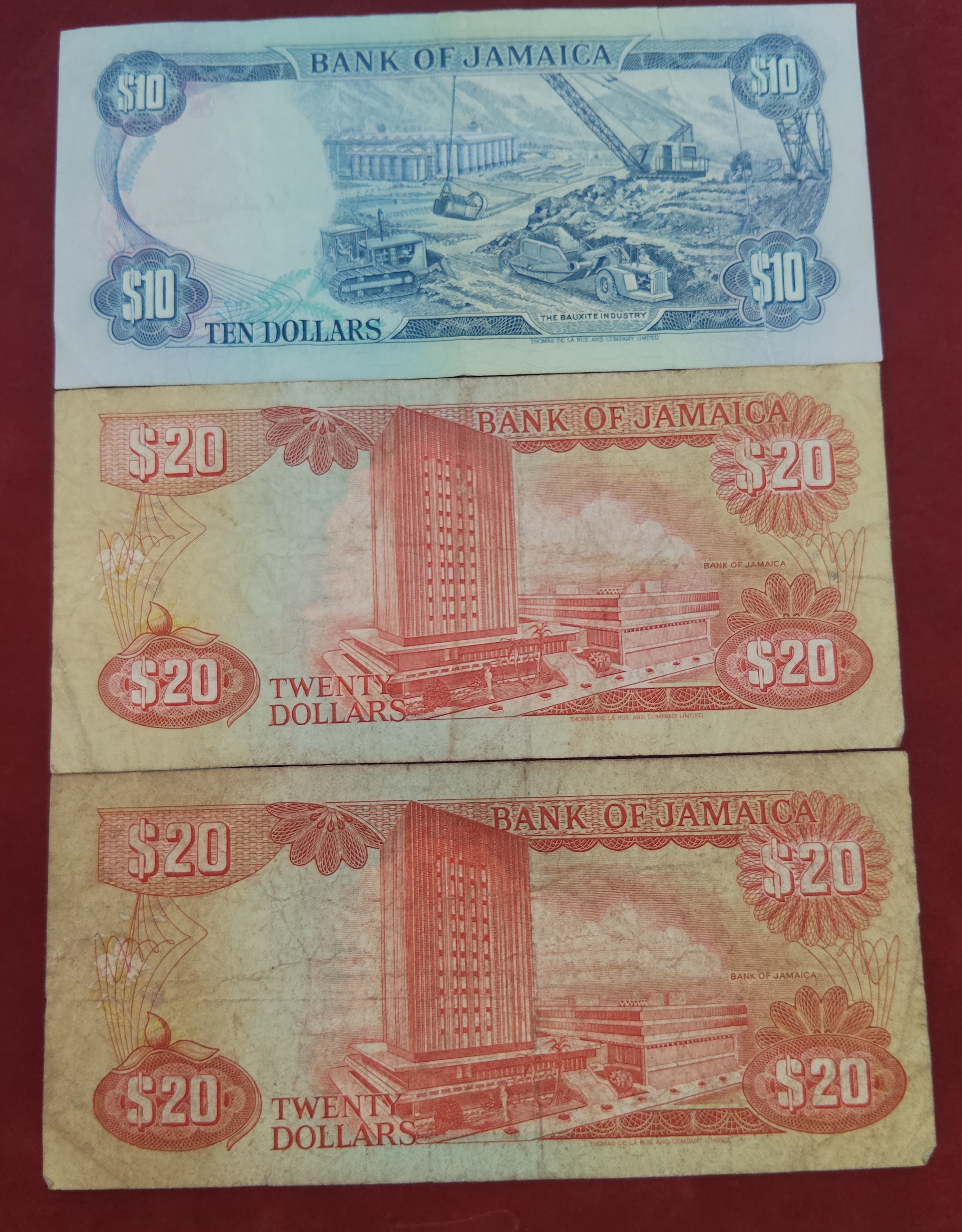 BANK OF JAMAICA 10 ,20 DOLLARS (D658)