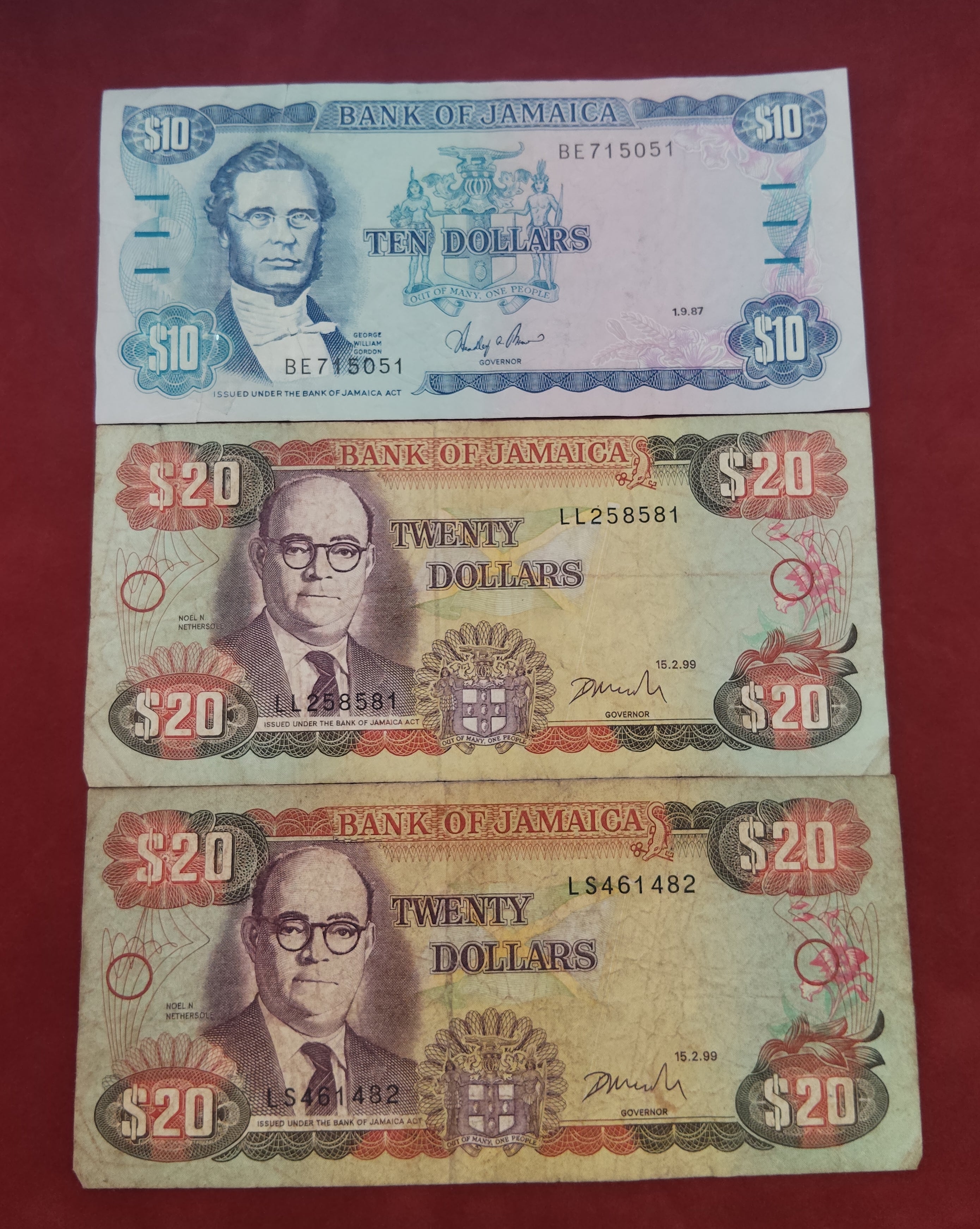BANK OF JAMAICA 10 ,20 DOLLARS (D658)