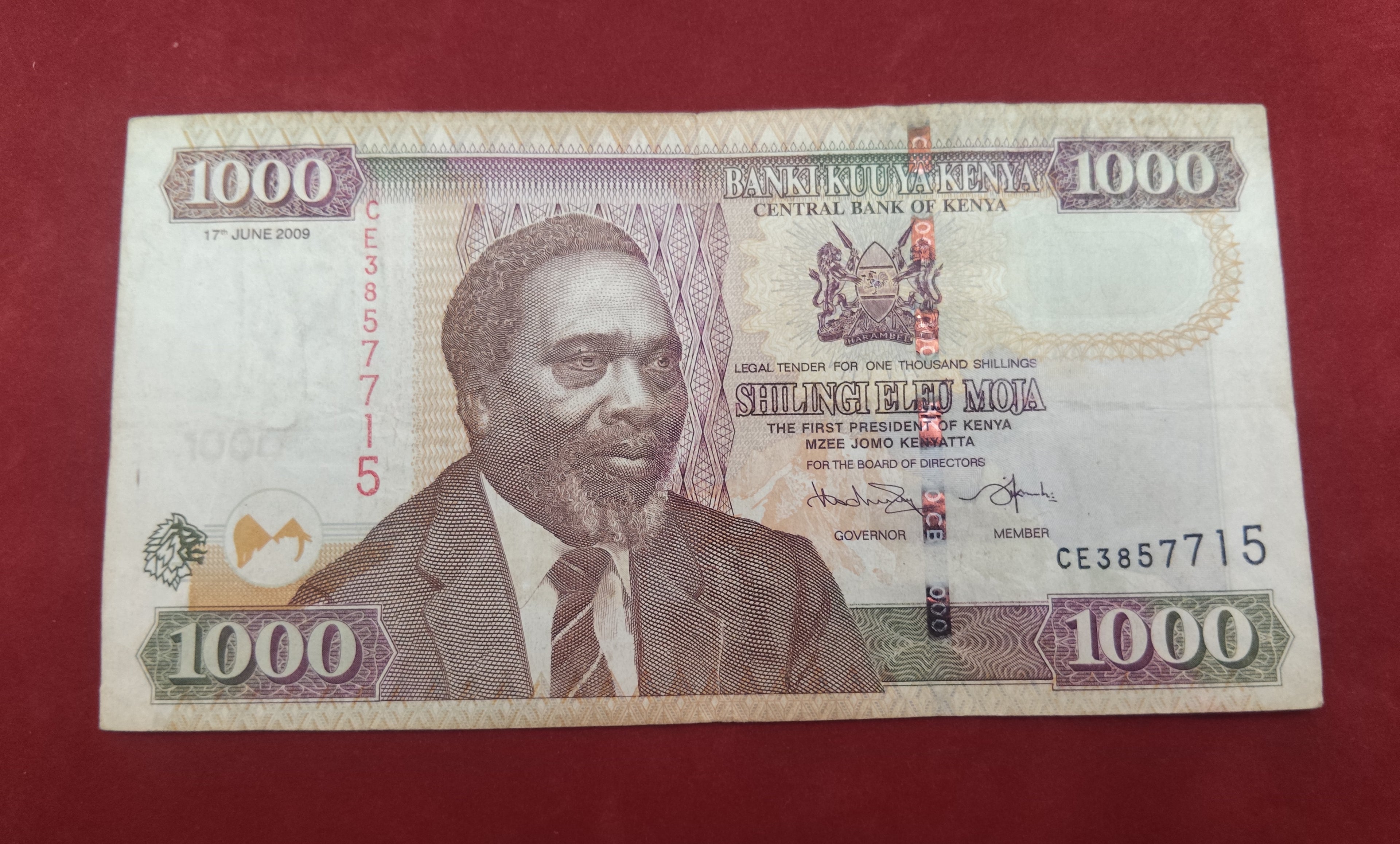 CENTRAL BANK OF KENYA 1000 SHILLINGS (D585)