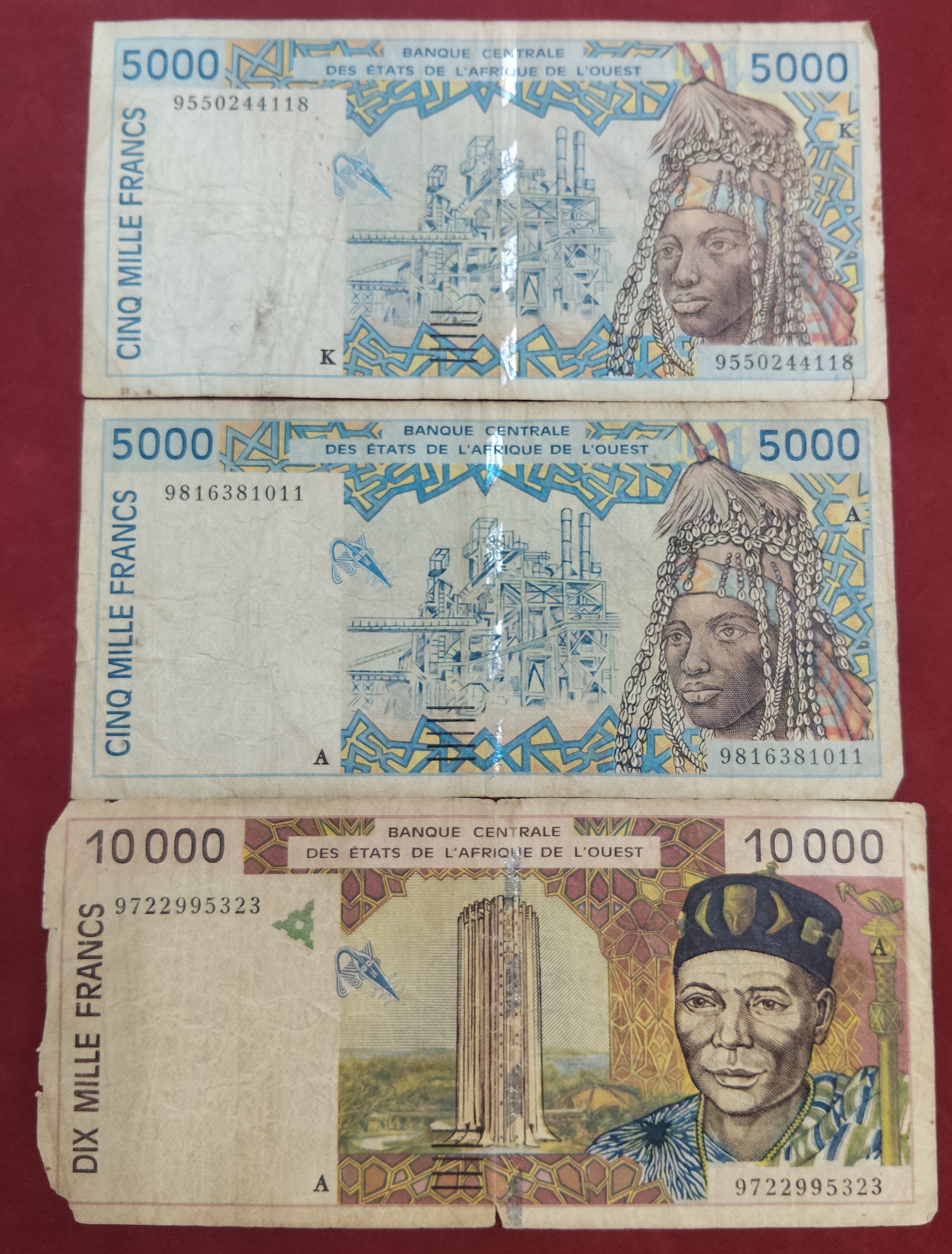 CENTRAL BANK OF WEST AFRICAN STATES 5000 ,10000 FRANCS (Y243)