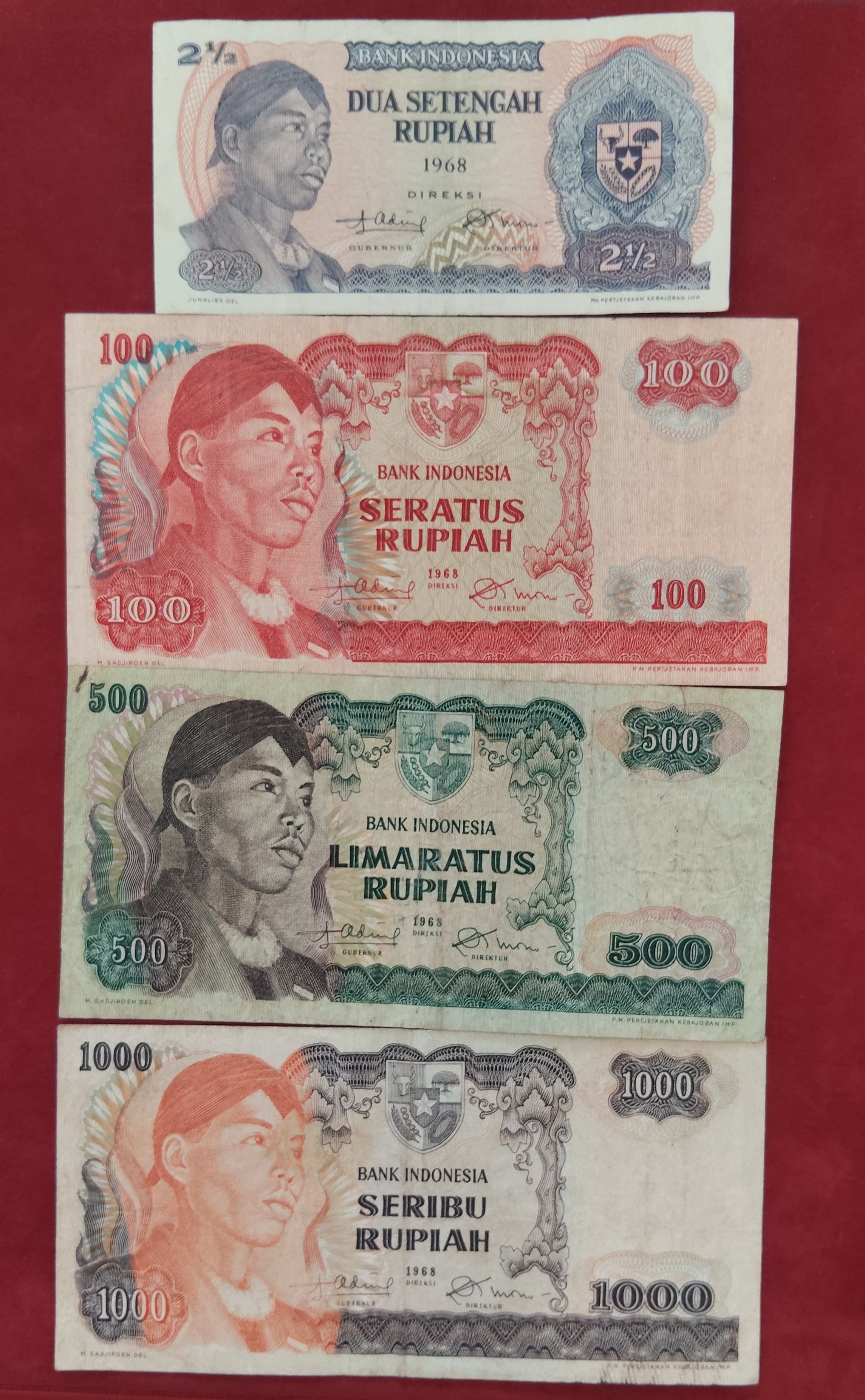 BANK OF INDONESIA 2 1/2 ,100 ,500 ,1000 RUPIAH (D49)