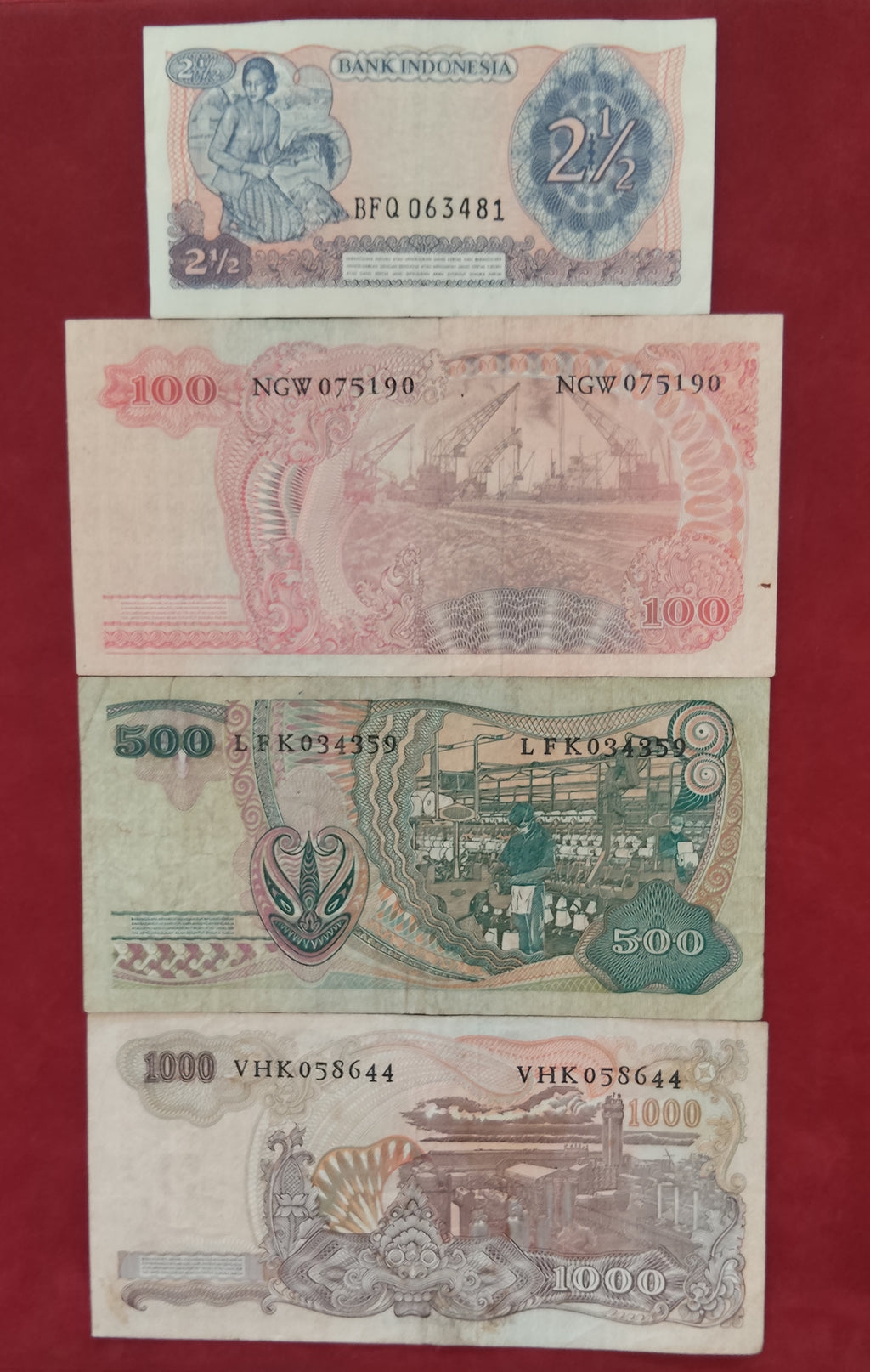 BANK OF INDONESIA 2 1/2 ,100 ,500 ,1000 RUPIAH (D49)