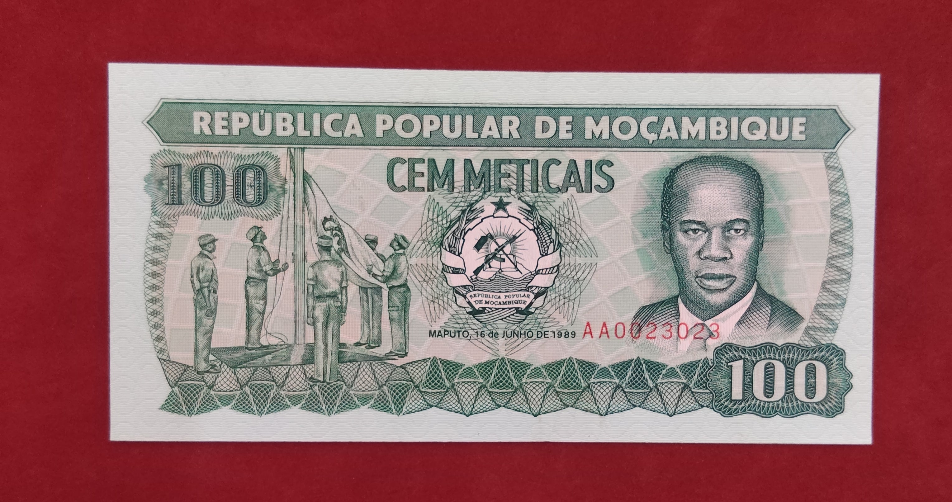 BANK OF MOZAMBIQUE 100 METICAIS (280)