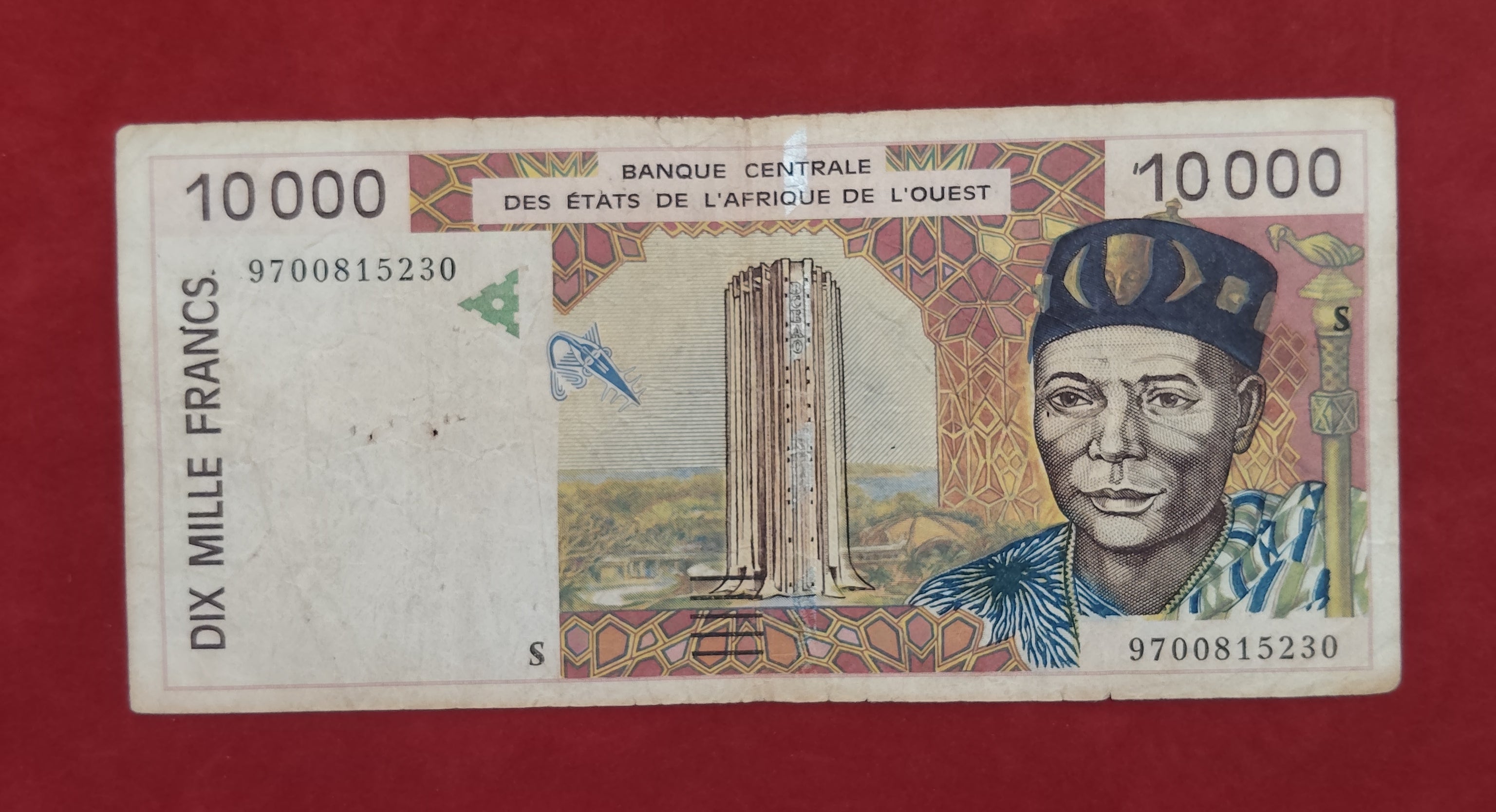 CENTRAL BANK OF WEST AFRICAN STATES 10 000 FRANCS (129)