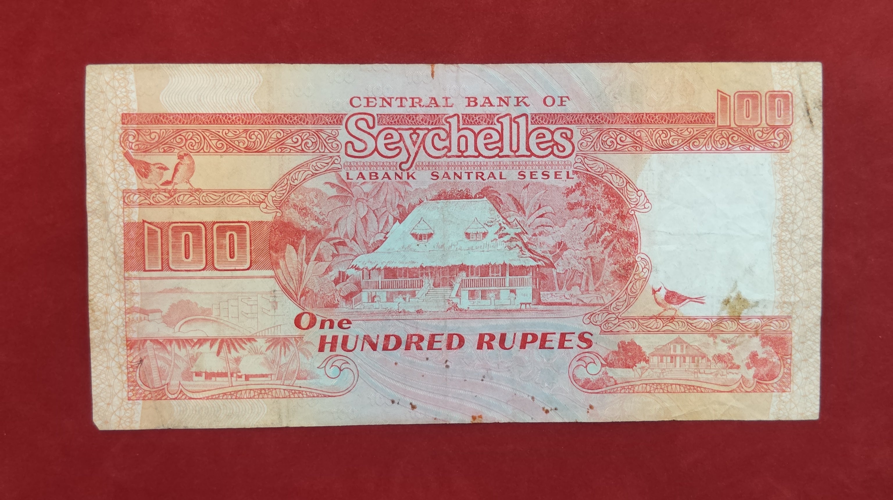 CENTRAL BANK OF SEYCHELLES 100 RUPEES (D889)