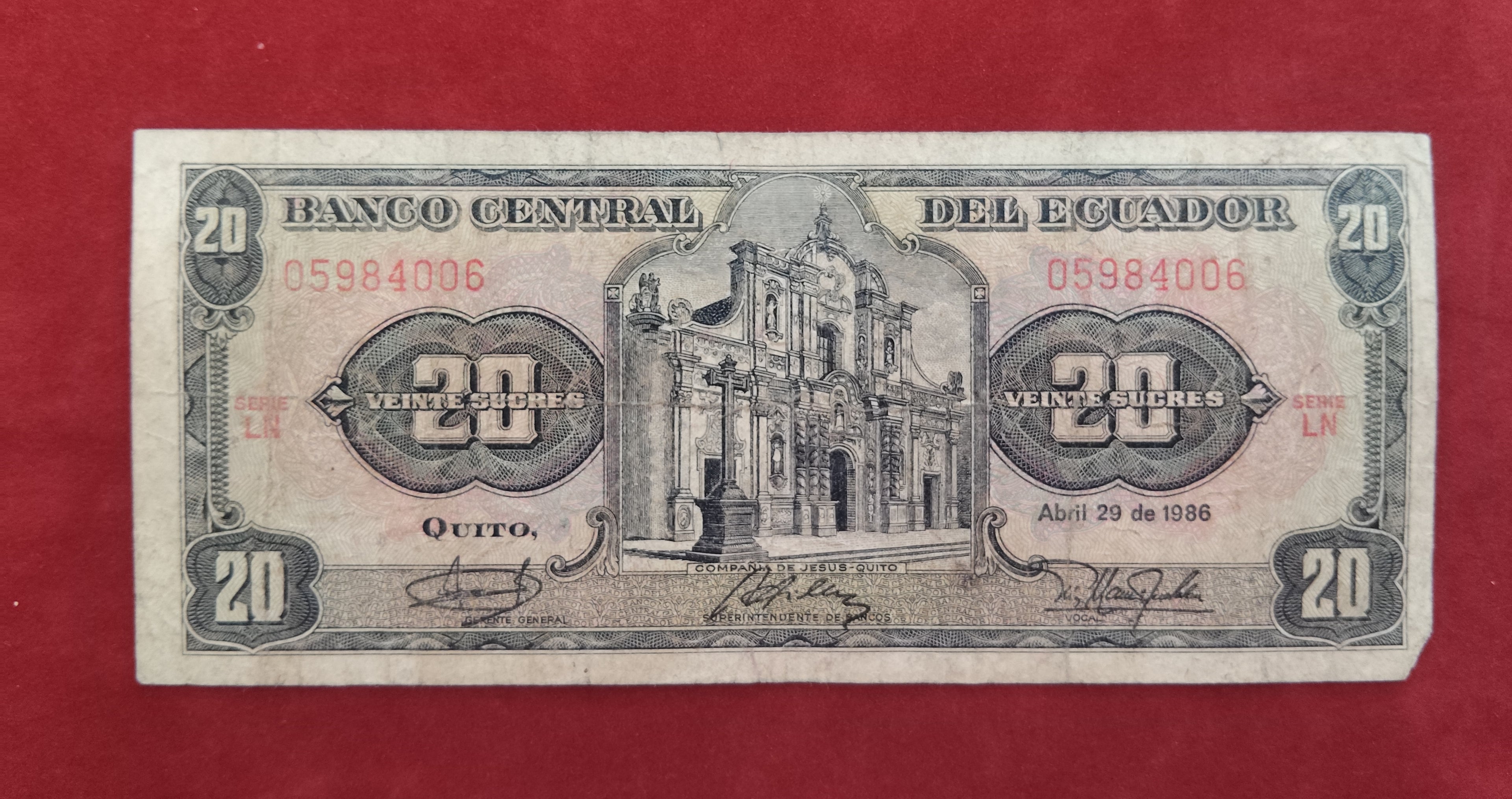 CENTRAL BANK OF ECUADOR 20 SUCRES (D932)