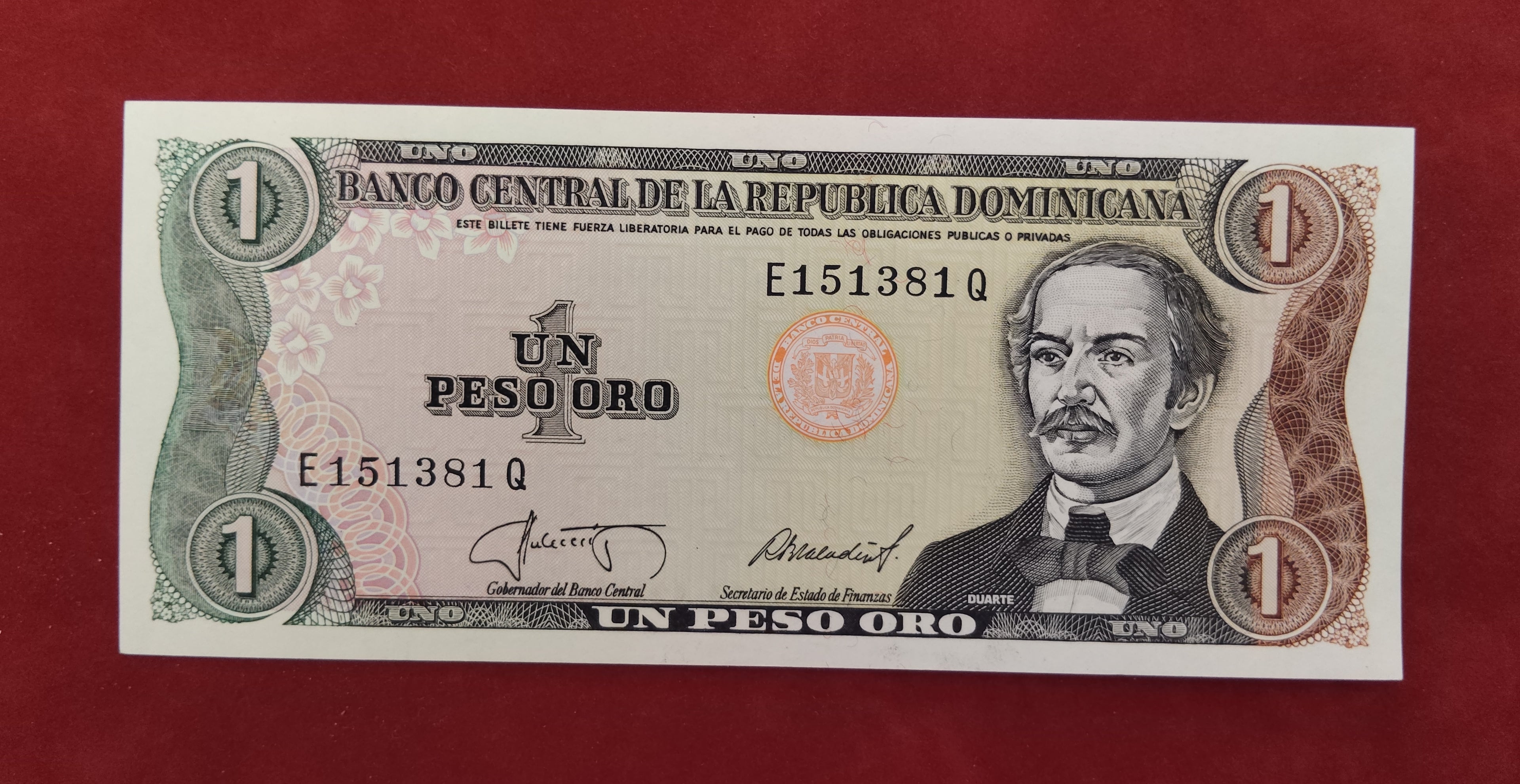 CENTRAL BANK OF REPUBLIC DOMINICAN 1 PESOS ORO (C189)
