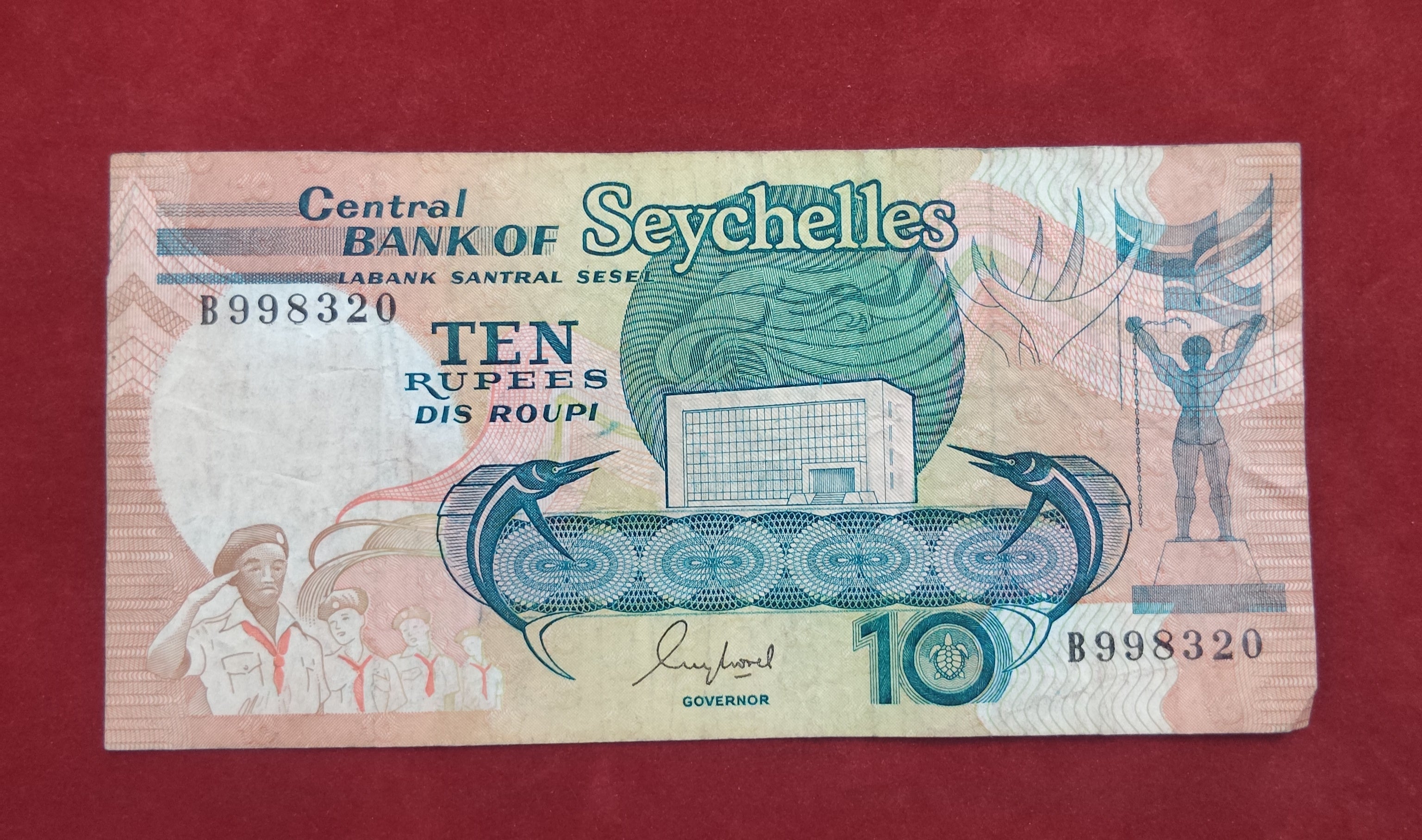 CENTRAL BANK OF SEYCHELLES 10 RUPEES (D890)