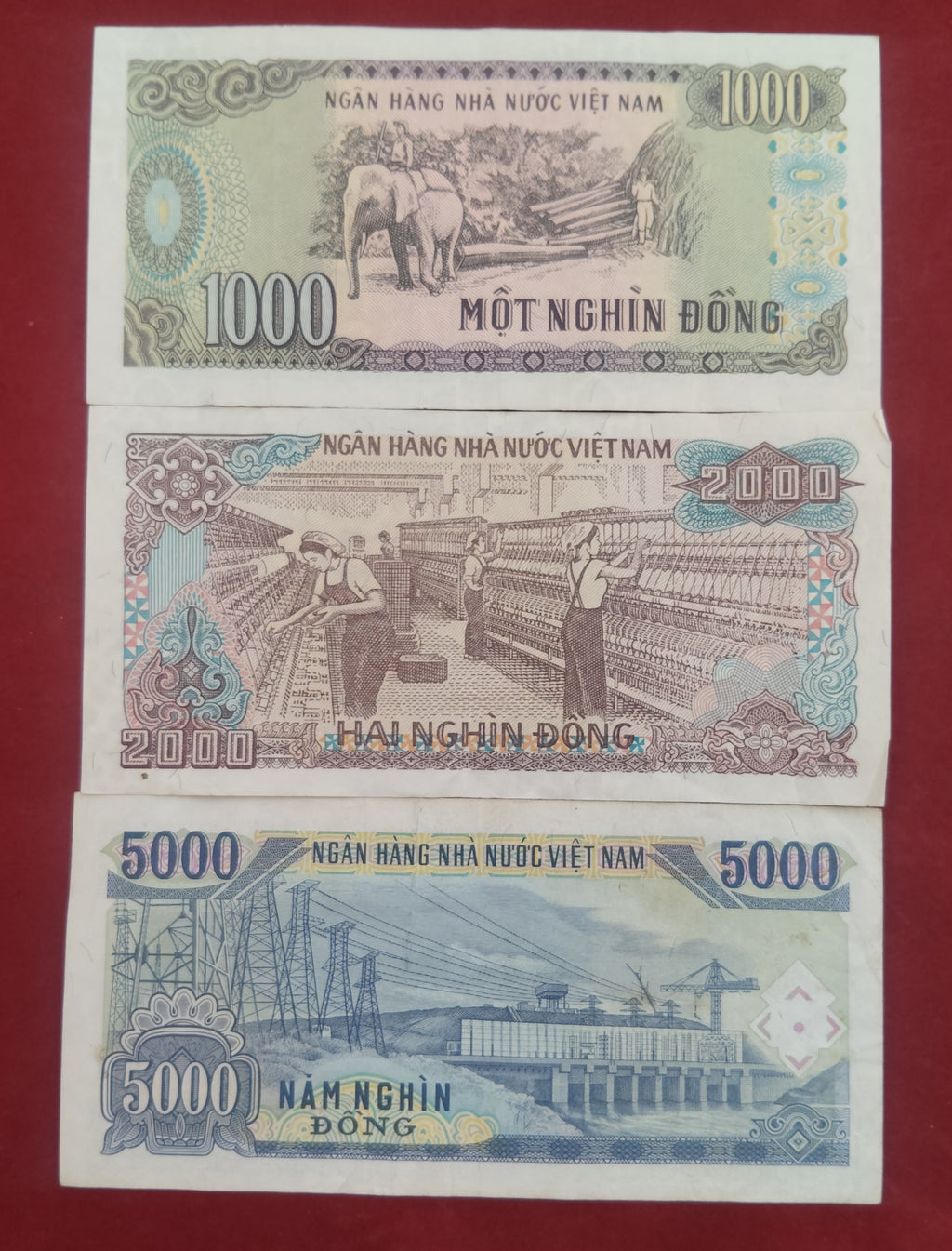 STATE BANK OF VIETNAM 1000 ,2000 ,5000 DONG (V437)