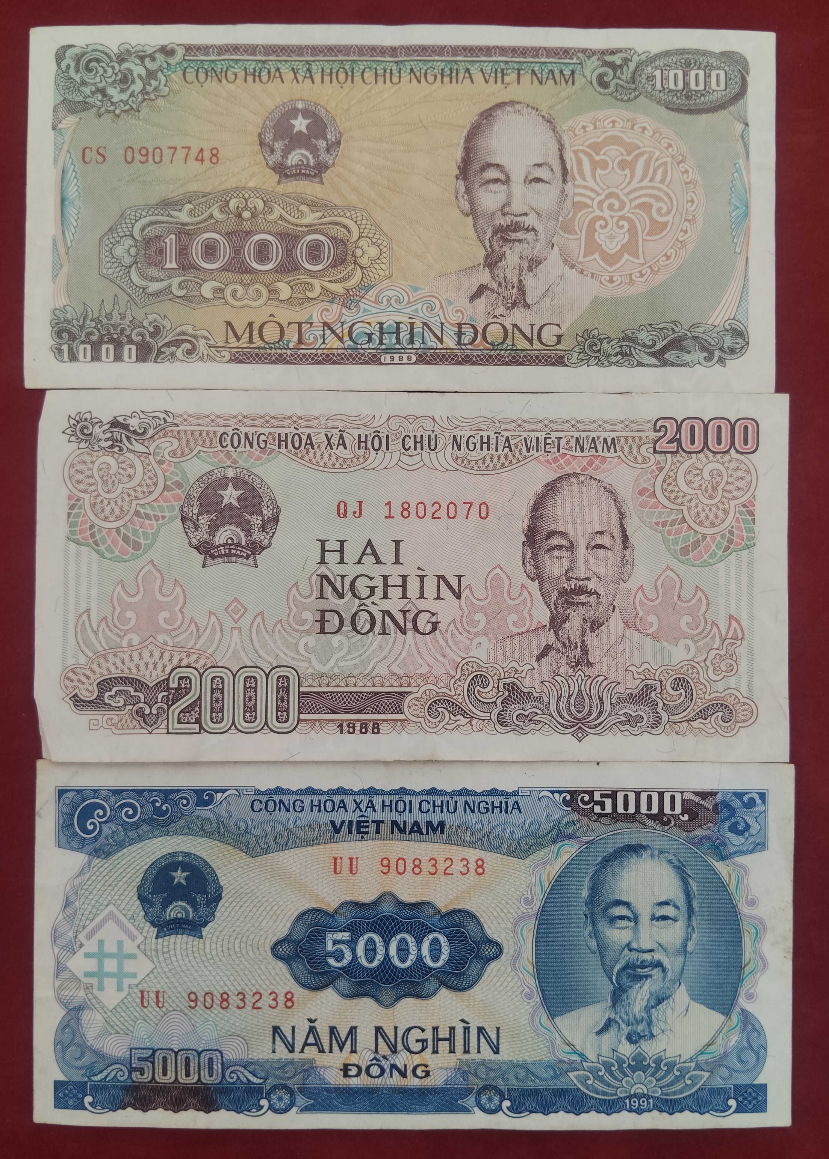 STATE BANK OF VIETNAM 1000 ,2000 ,5000 DONG (V437)