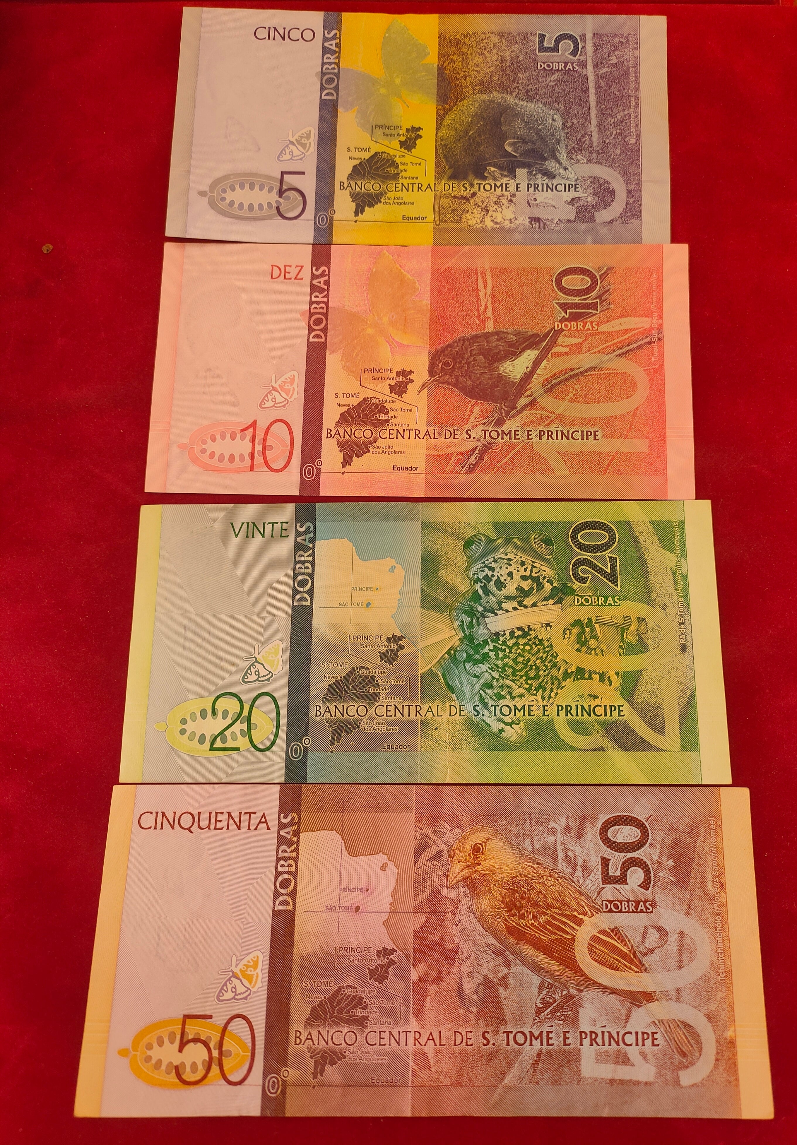 CENTRAL BANK OF TOME  PRINCIPE 5, 10, 20, 50 DOBRAS (REF. 214)