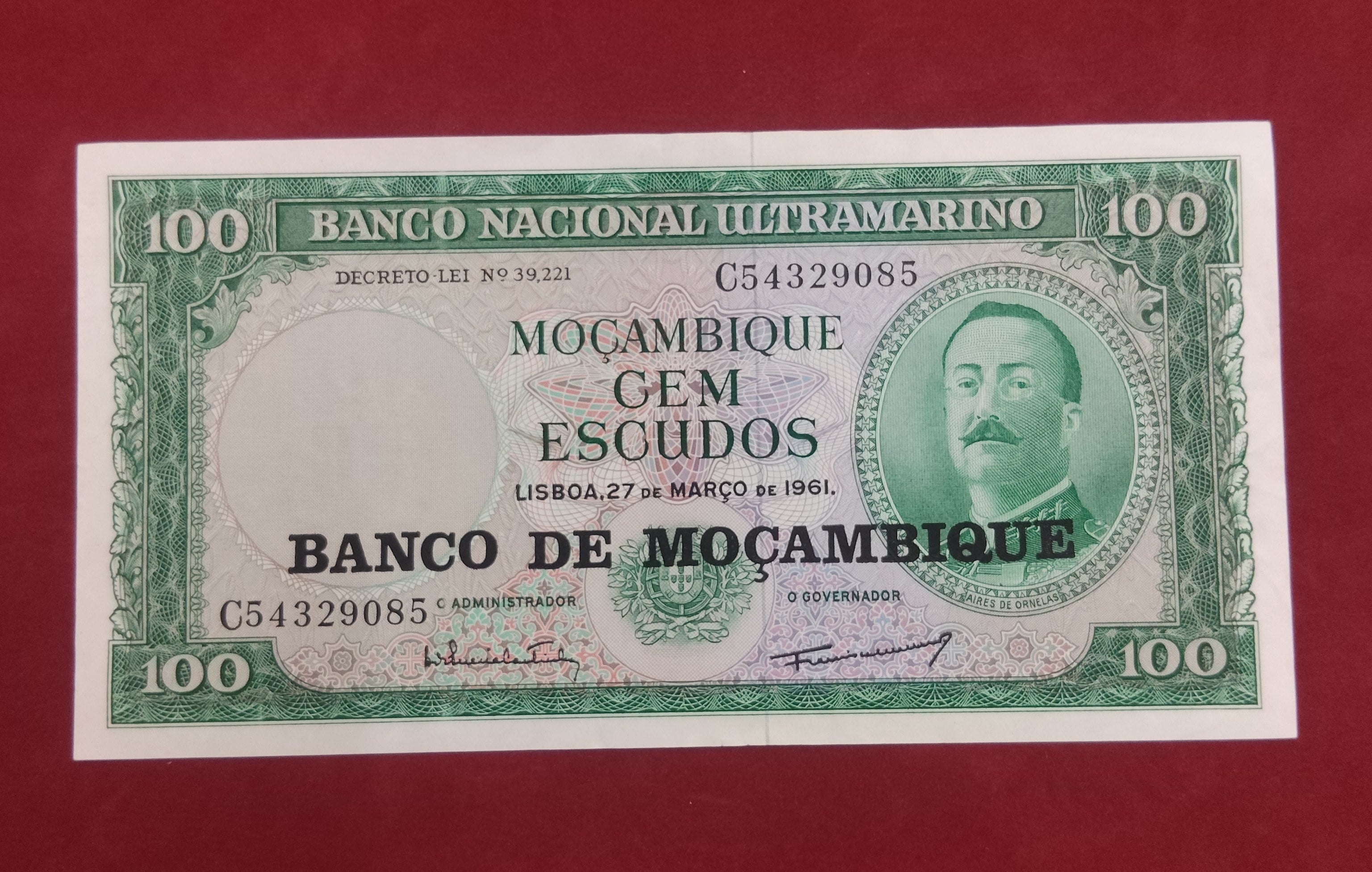 NATIONAL BANK OF MOCAMBIQUE 100 ESCUDOS (D732)